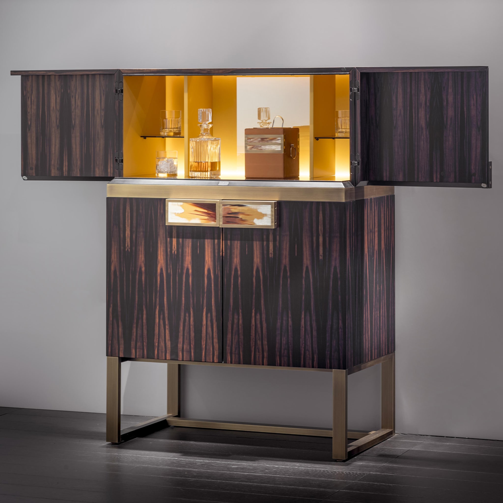 Cosmopolitan Cabinet Bar with Fridge - Alternative view 1