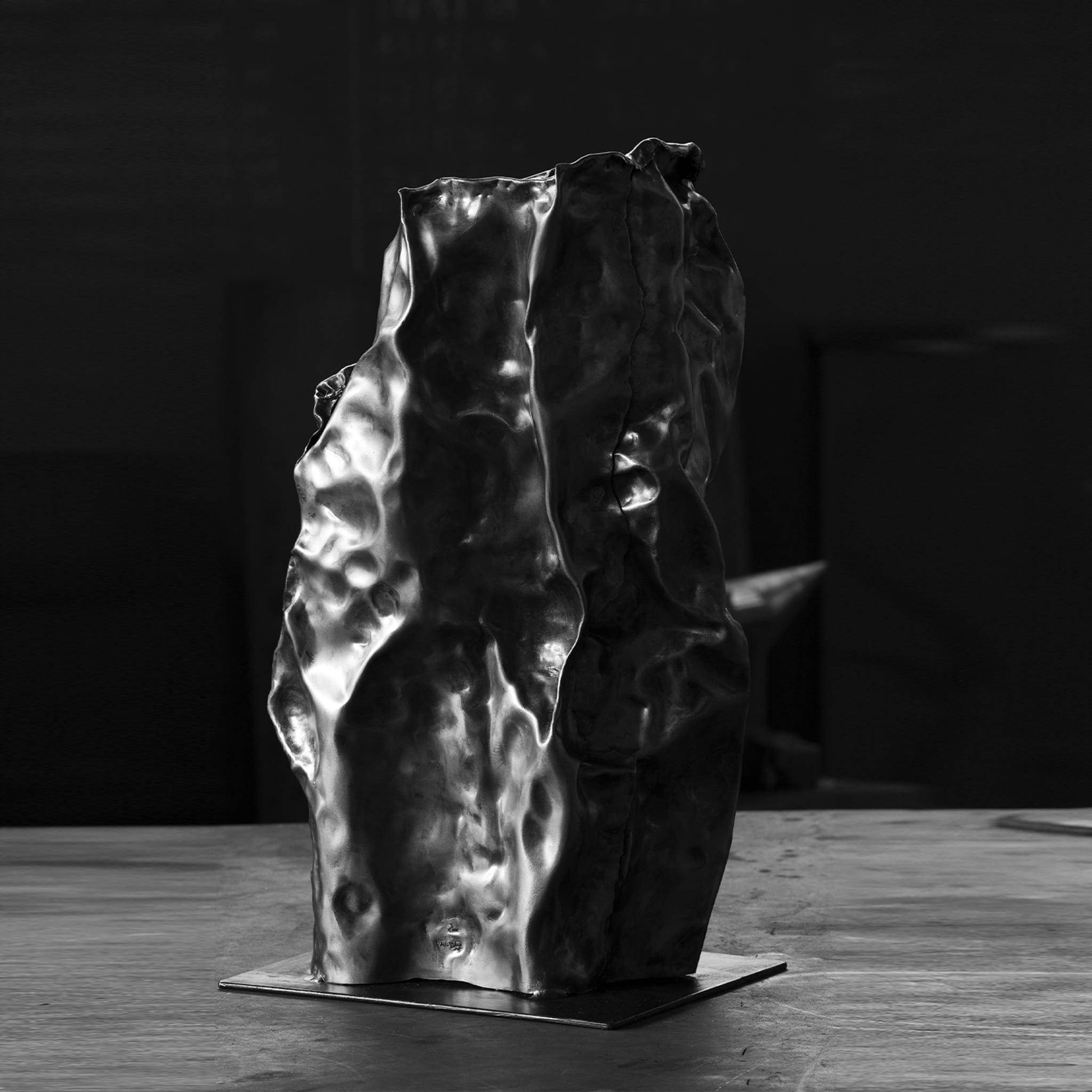 Cloe Sculpture - Alternative view 3