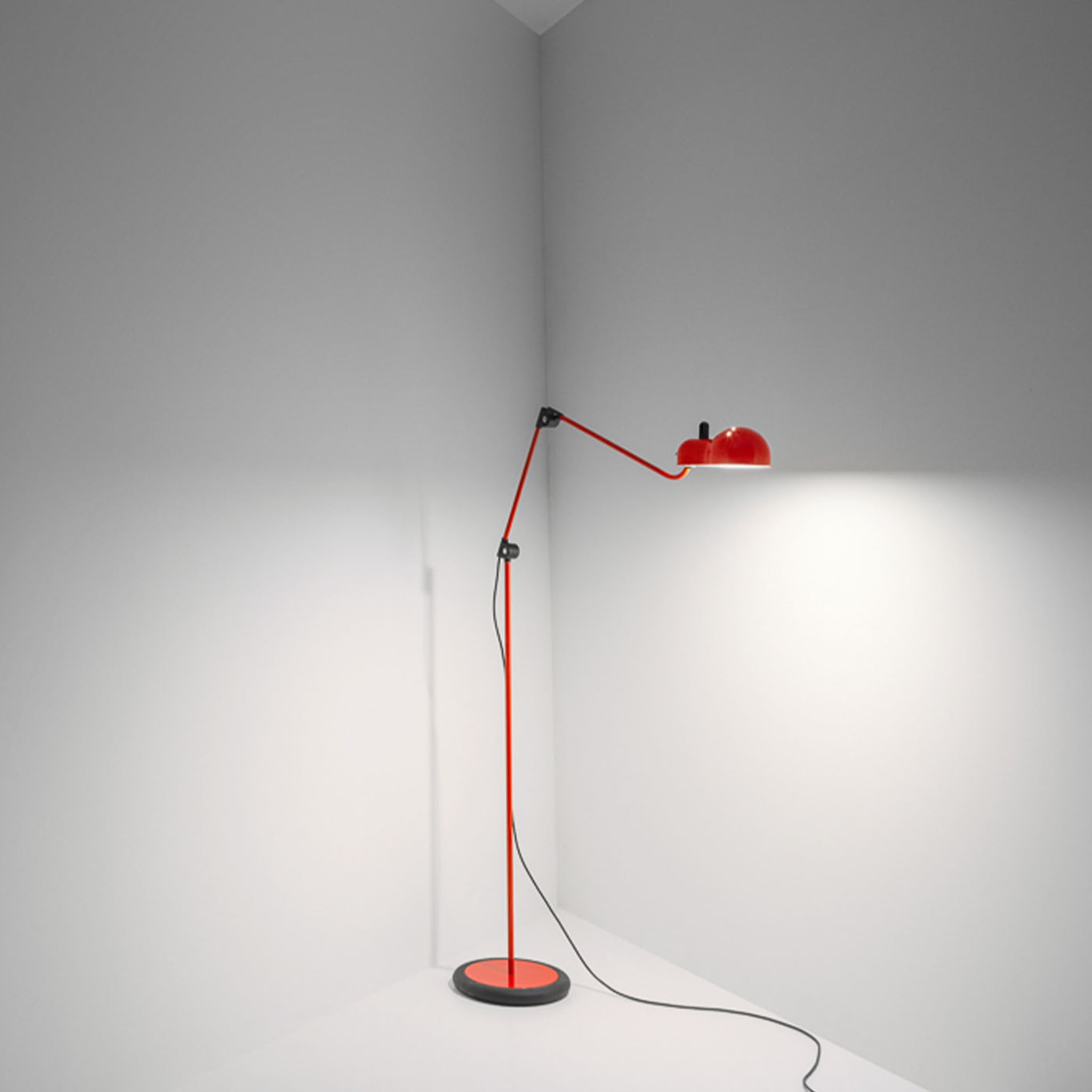 Topo Red Floor Lamp - Alternative view 1
