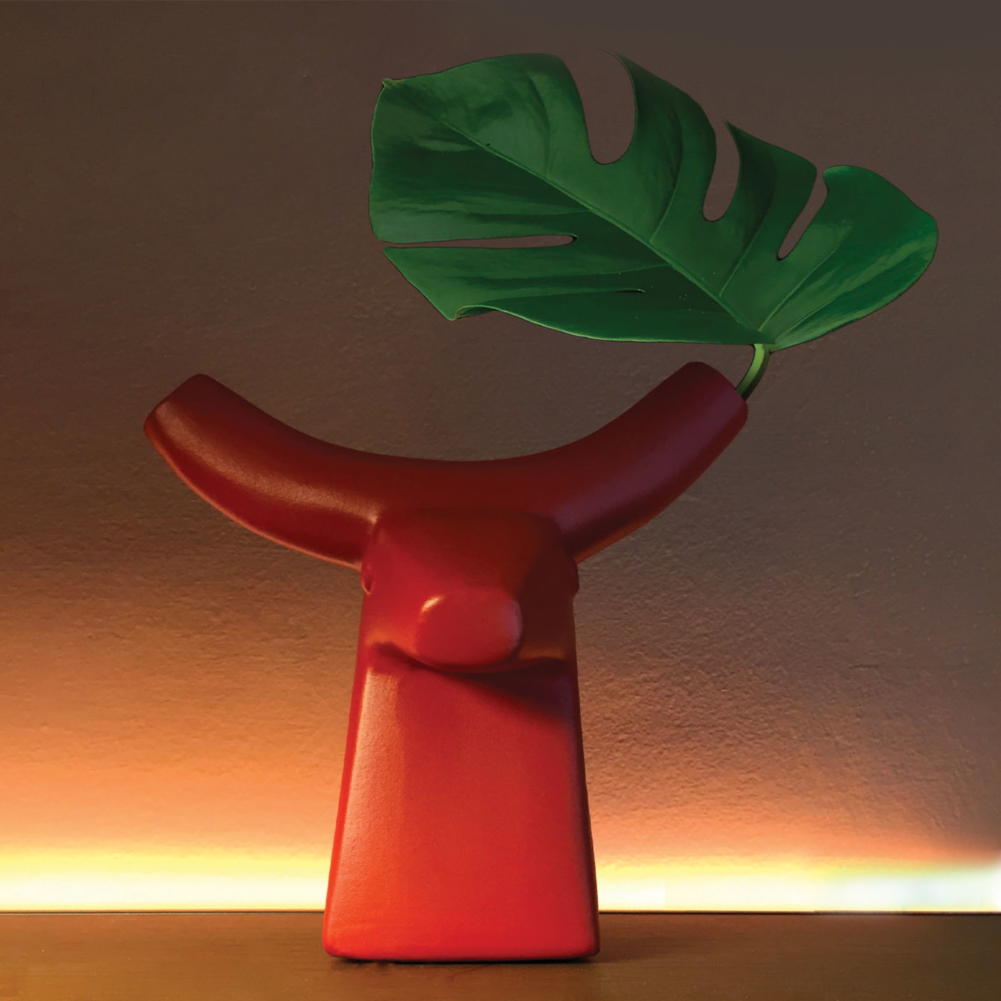 Bill Red Sculptural Vase - Alternative view 2