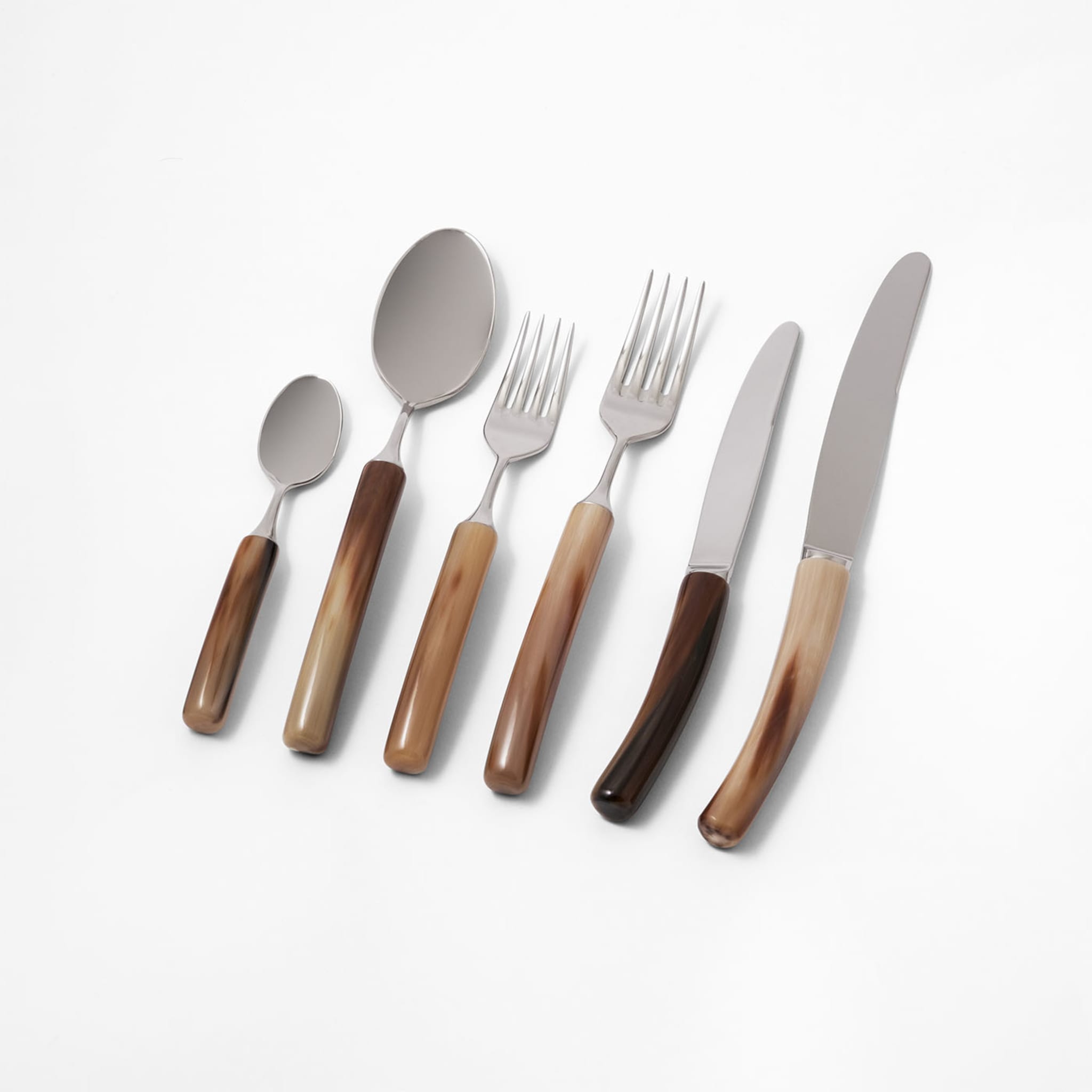 Classic Table Cutlery Set - Alternative view 1