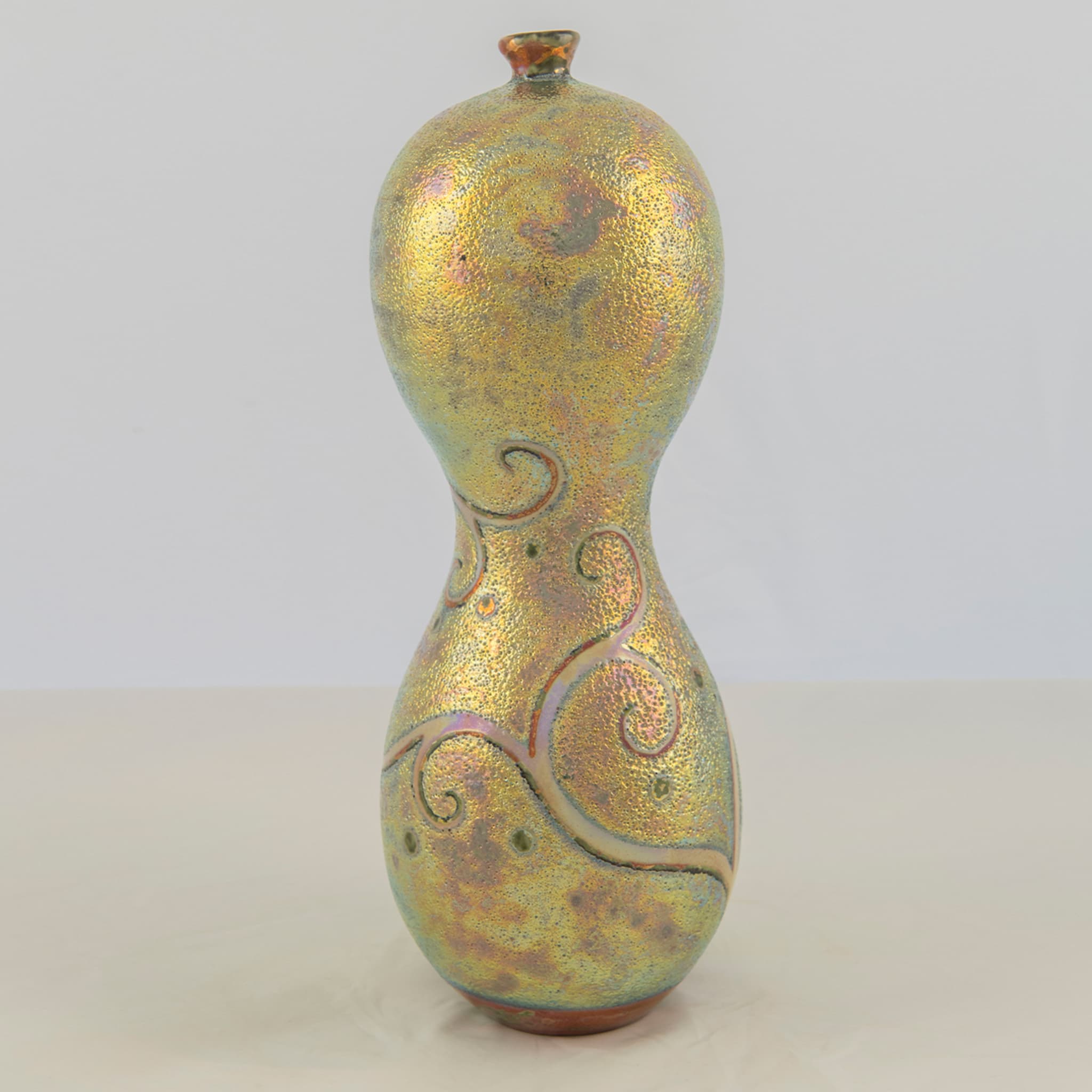 Vase en forme de sablier en lustre polychrome irisé avec rameaux - Vue alternative 2