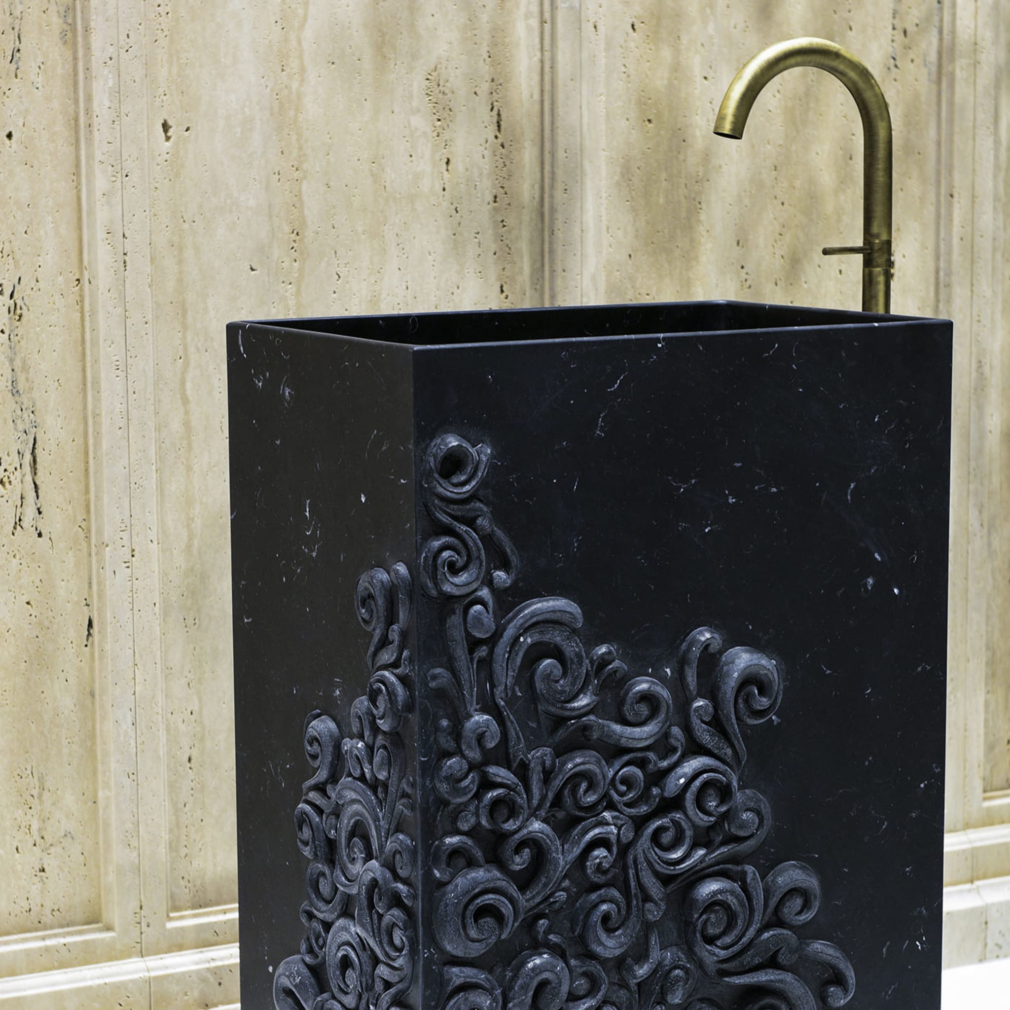 Dame Freestanding Washbasin by Christophe Pillet - Alternative view 1