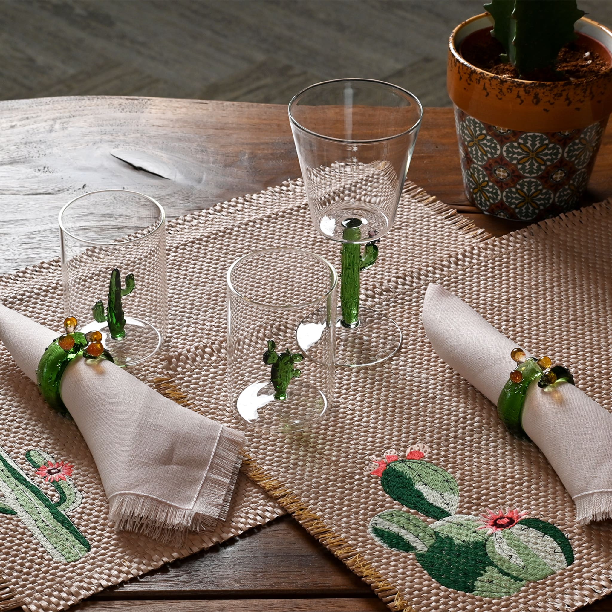 Dinner For Two Cactus Set of Glasses and Linen  - Vue alternative 3