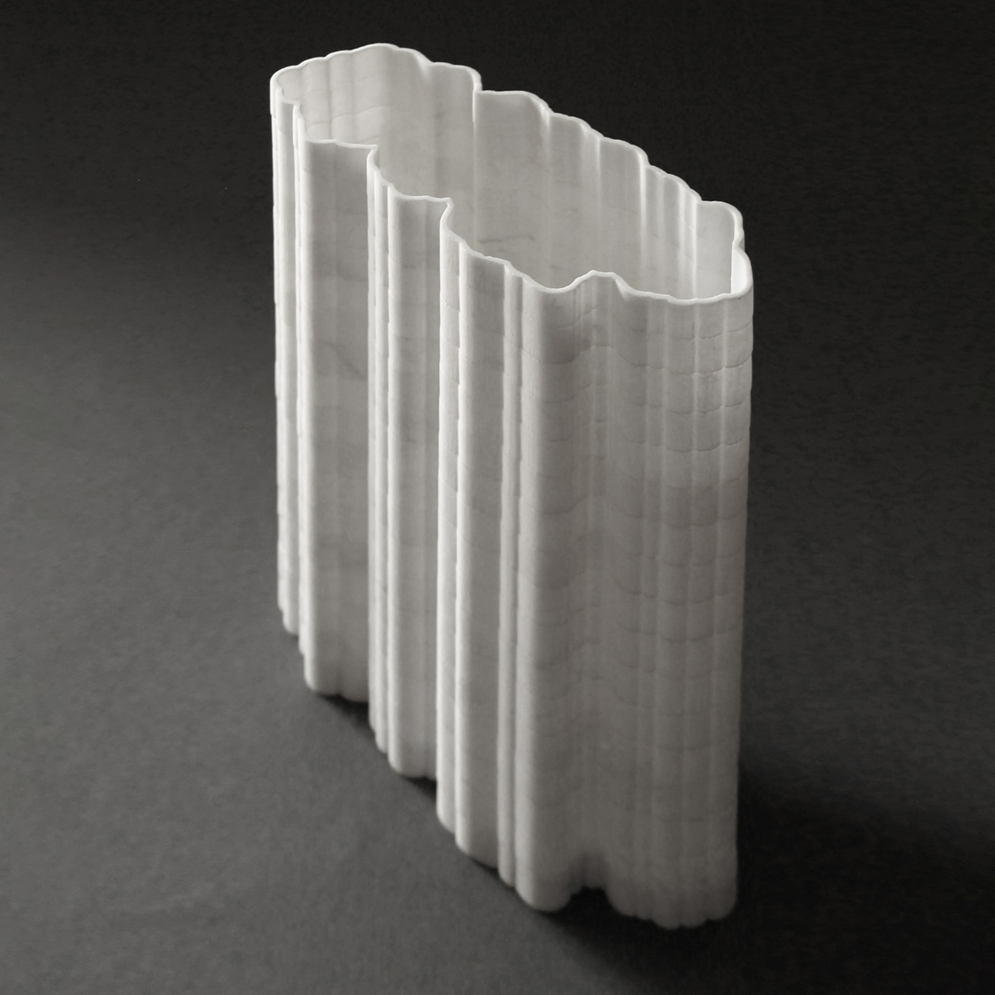 Stripes Vase White Carrara Marble by Paolo Ulian - Alternative view 1