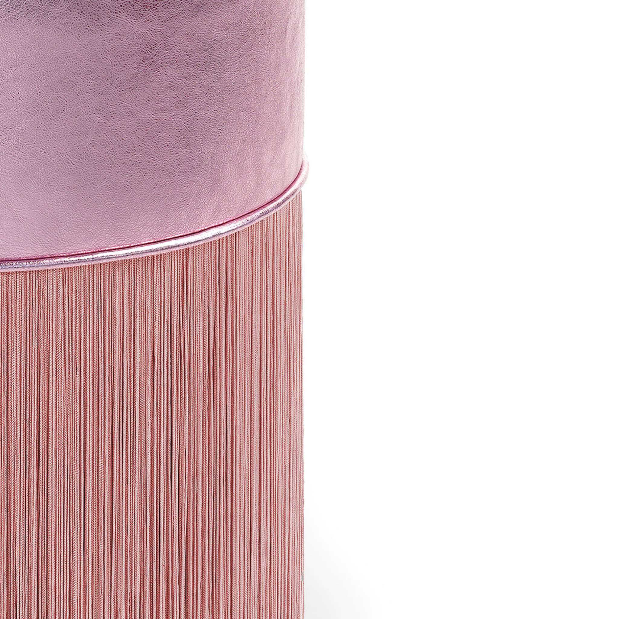 Pouf in pelle metallizzata rosa #2 di Lorenza Bozzoli - Vista alternativa 1