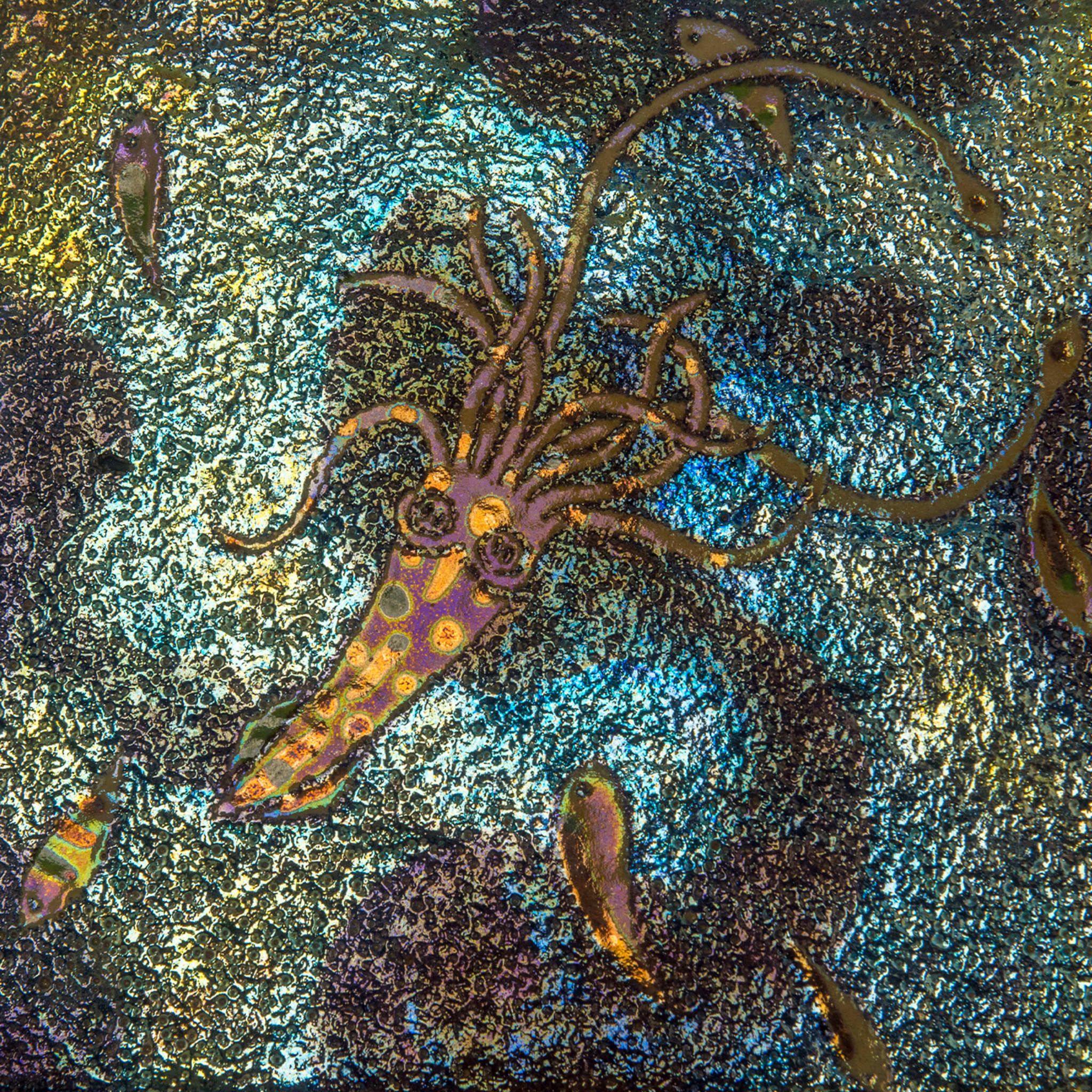 Calamar entre peces Azulejo de reflejo metálico plateado - Vista alternativa 2