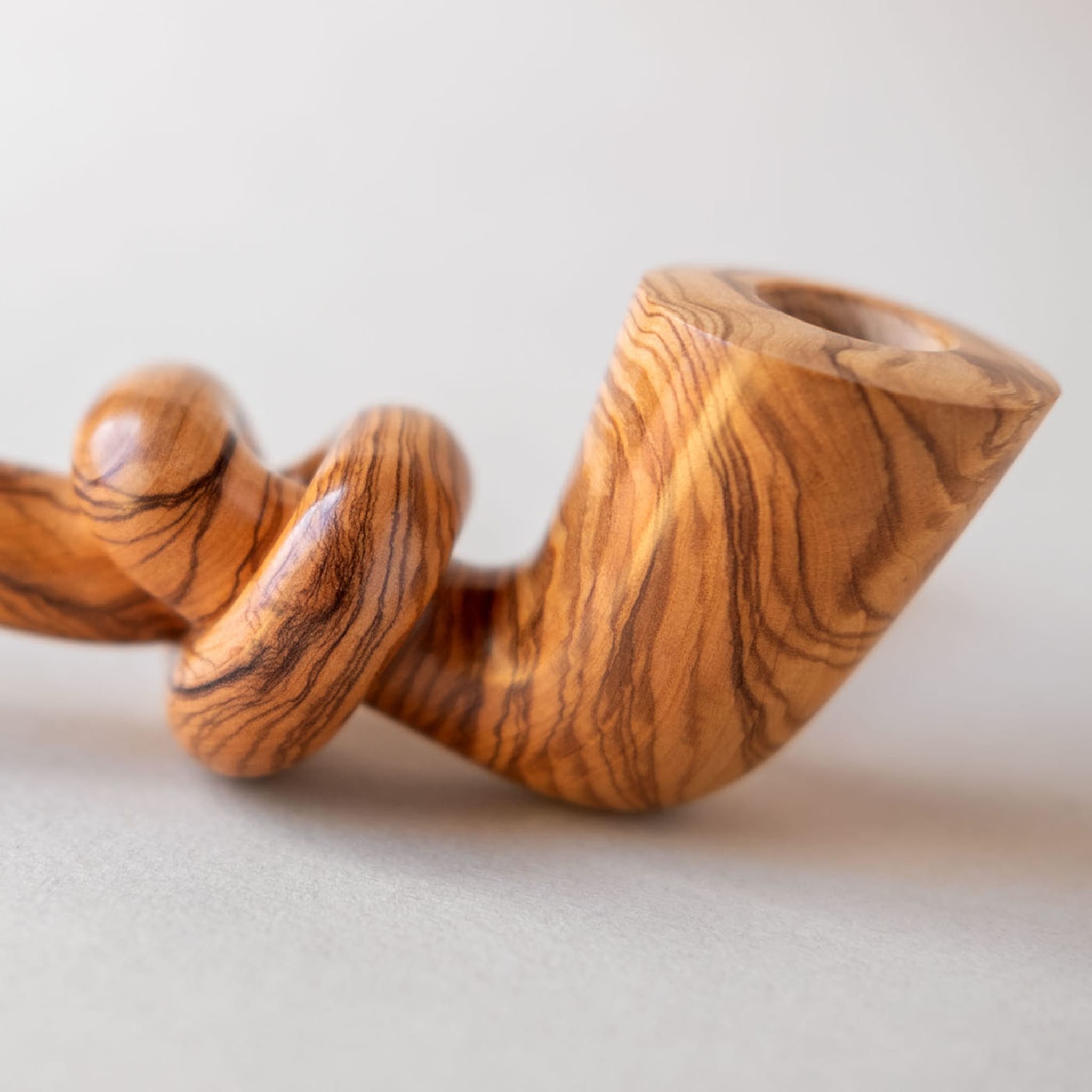 Knotted pipe - Alternative view 3