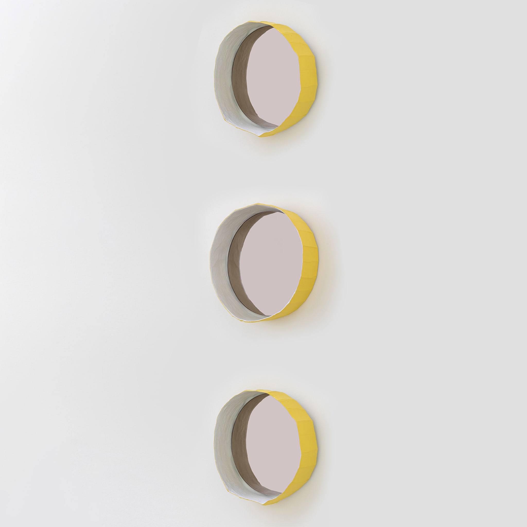 Set of 3 Yellow Ninfea Mirrors 30 by Paola Paronetto & Giovanni Botticelli - Alternative view 3