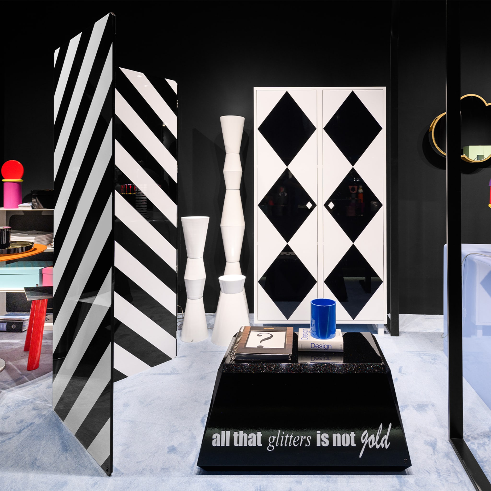 Simbolo Zig-Zagged Stripes Black-and-White Room Divider - Alternative view 2