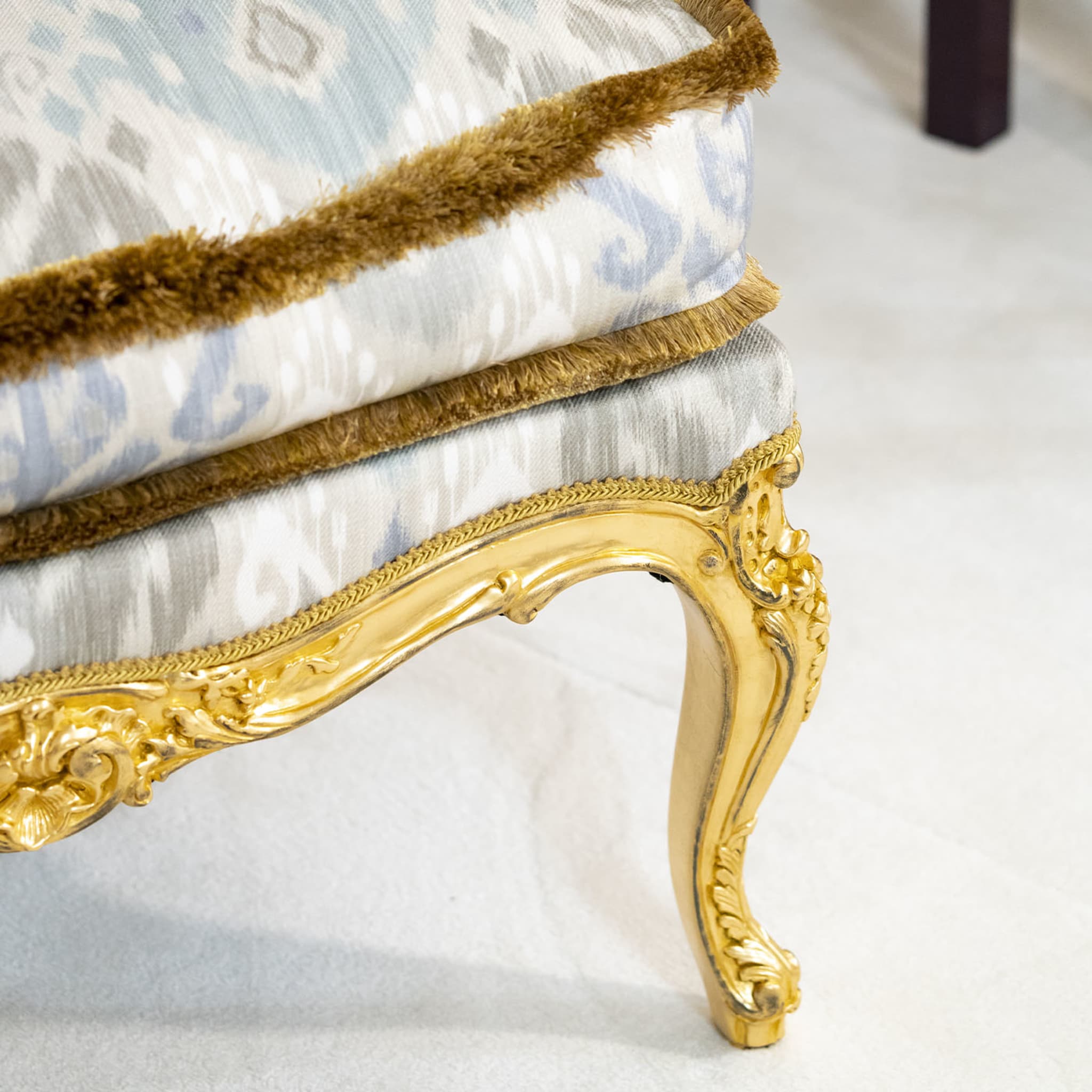 Louis XV-Style Gilt Armchair - Alternative view 3