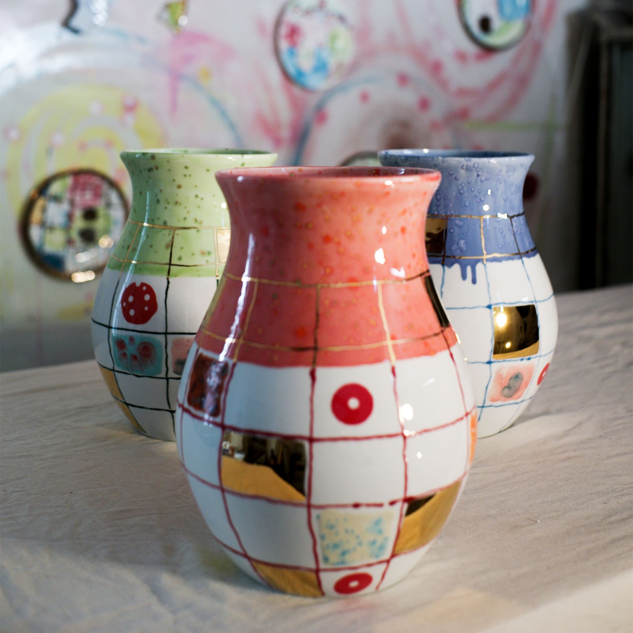 Calypso Pink Porcelain Vase - Alternative view 1