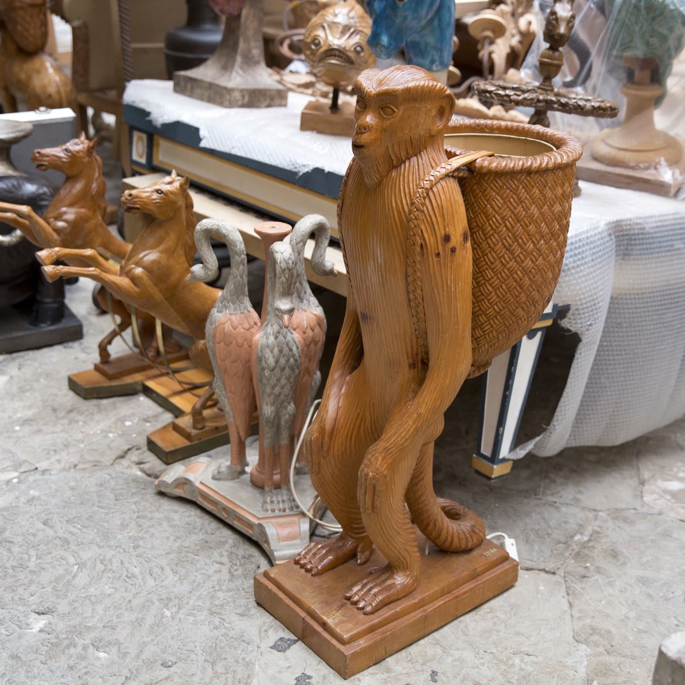 Standing Monkey Wood Sculpture - Bartolozzi e Maioli Bottega d'Arte
