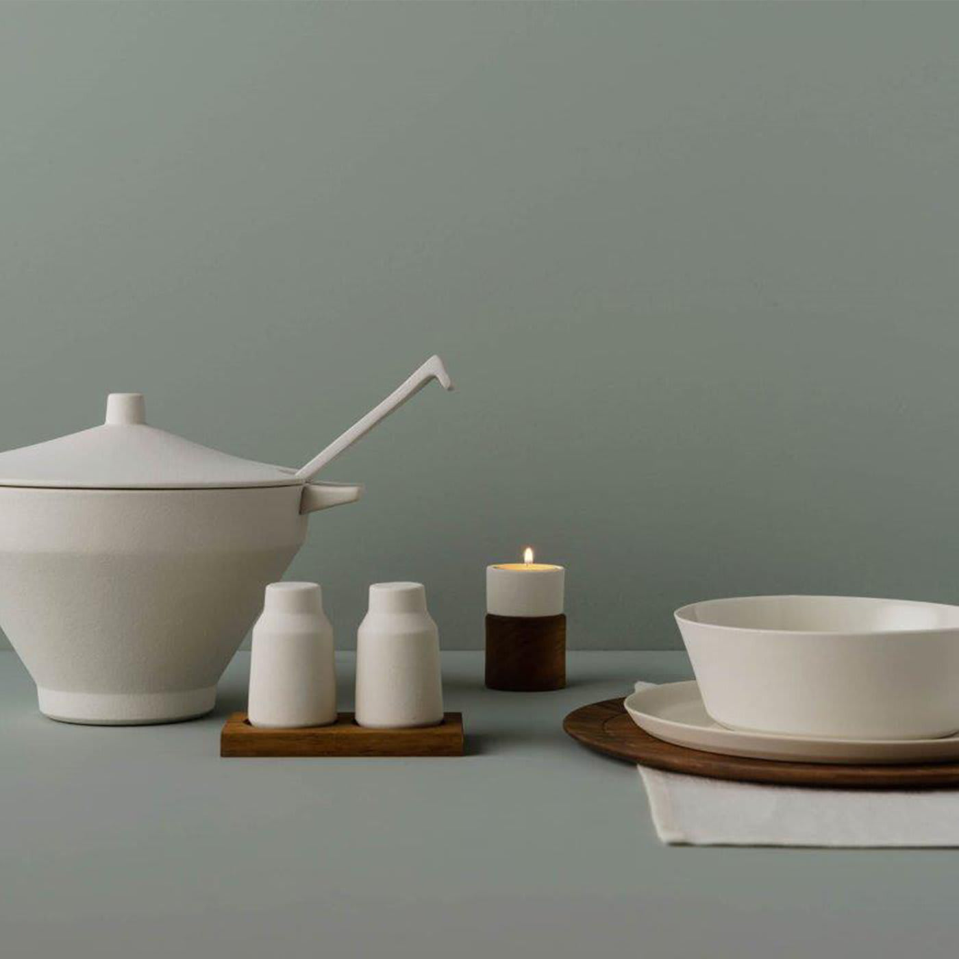 Matte White Ceramic Soup Bowl with Lid - Stilleben
