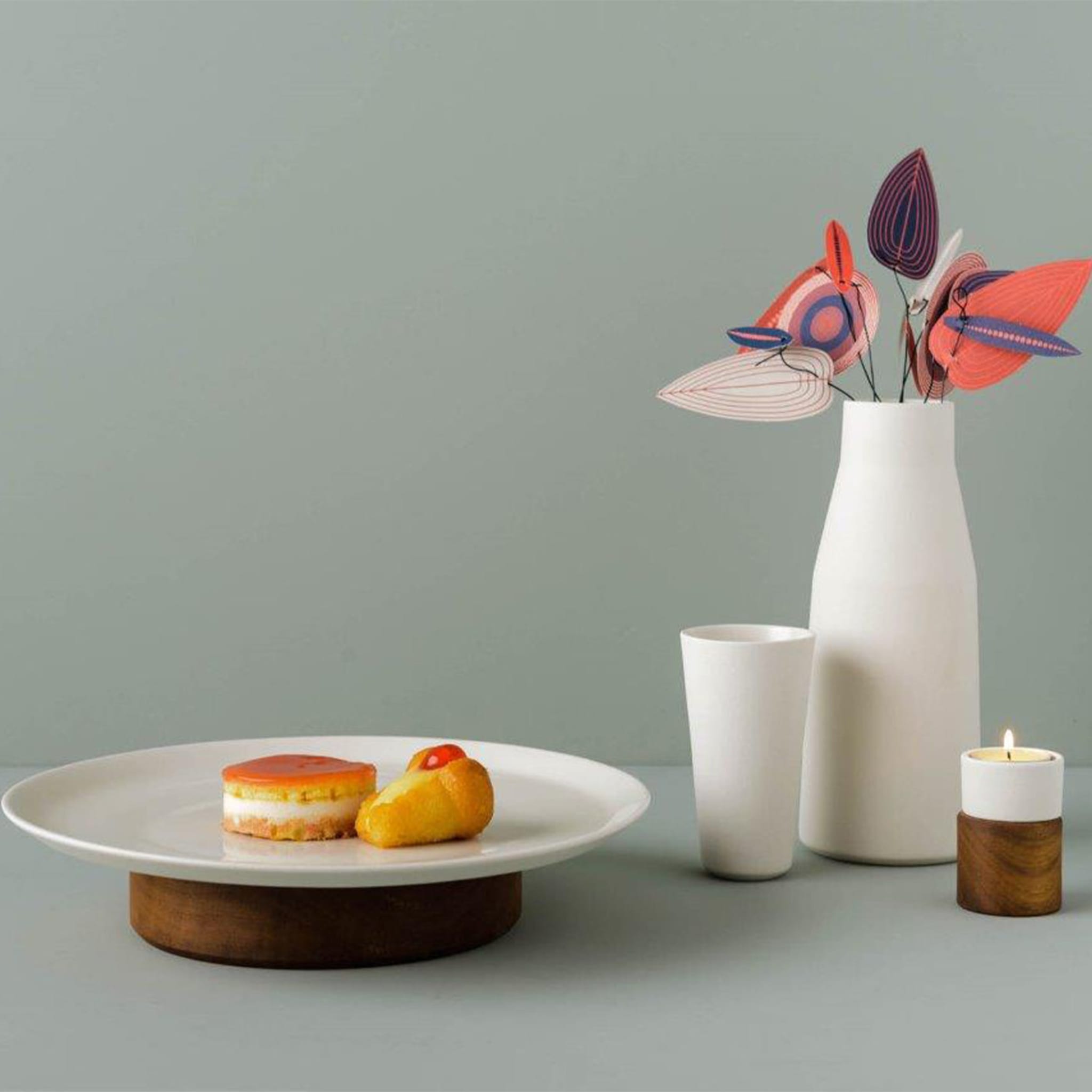 Set of 4 White Ceramic Dessert Plates - Alternative view 1
