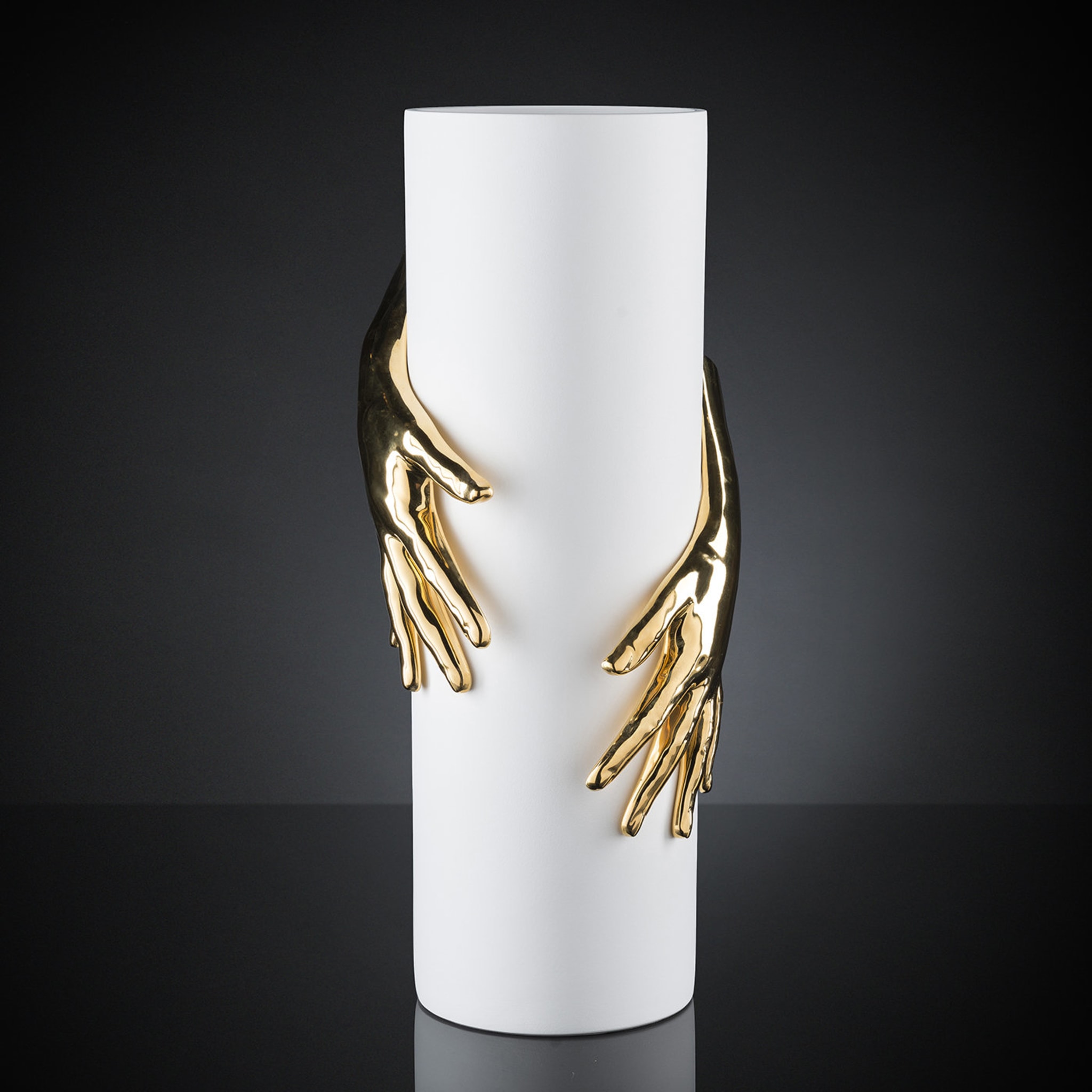 Hands Gold and White Vase - Alternative view 5