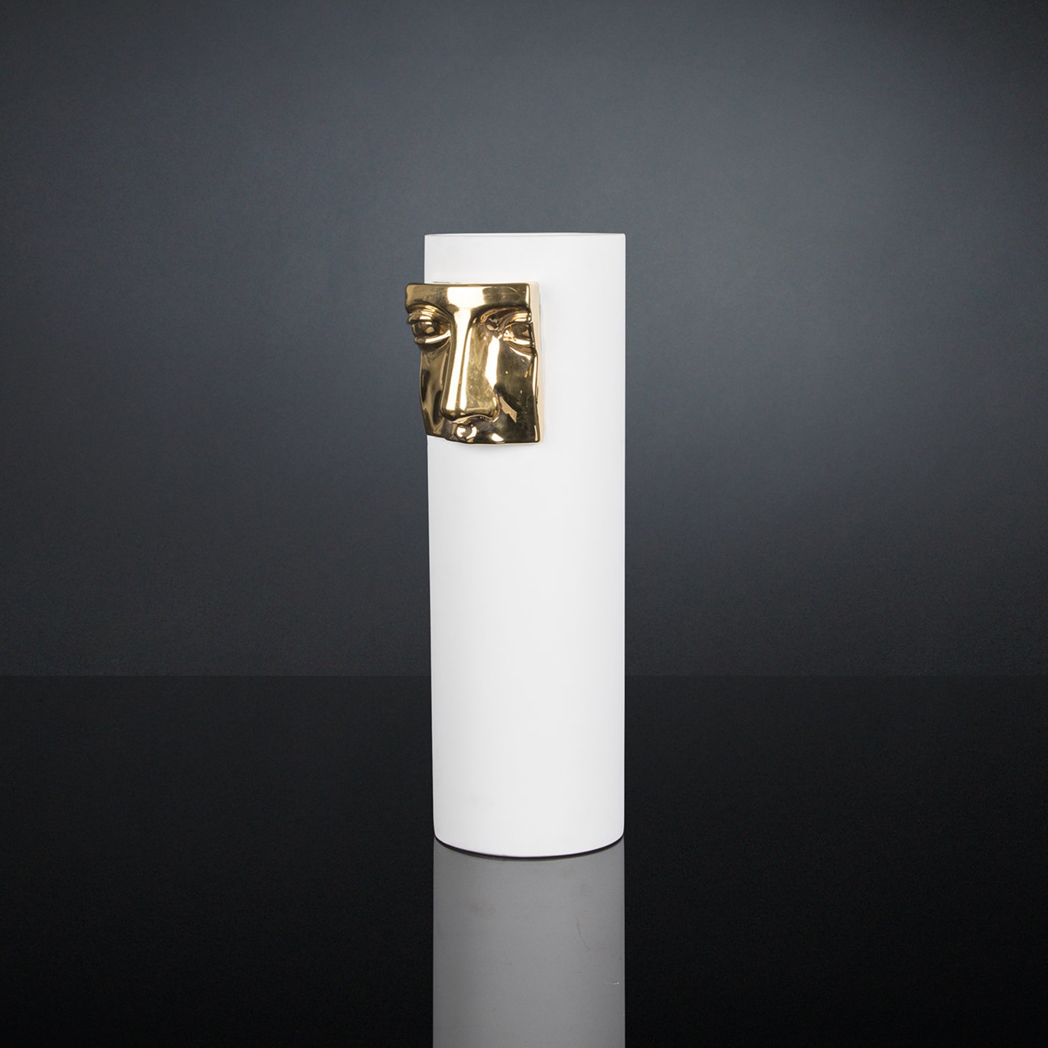 Juno's Nose Weiß und Gold Vase - Alternative Ansicht 1
