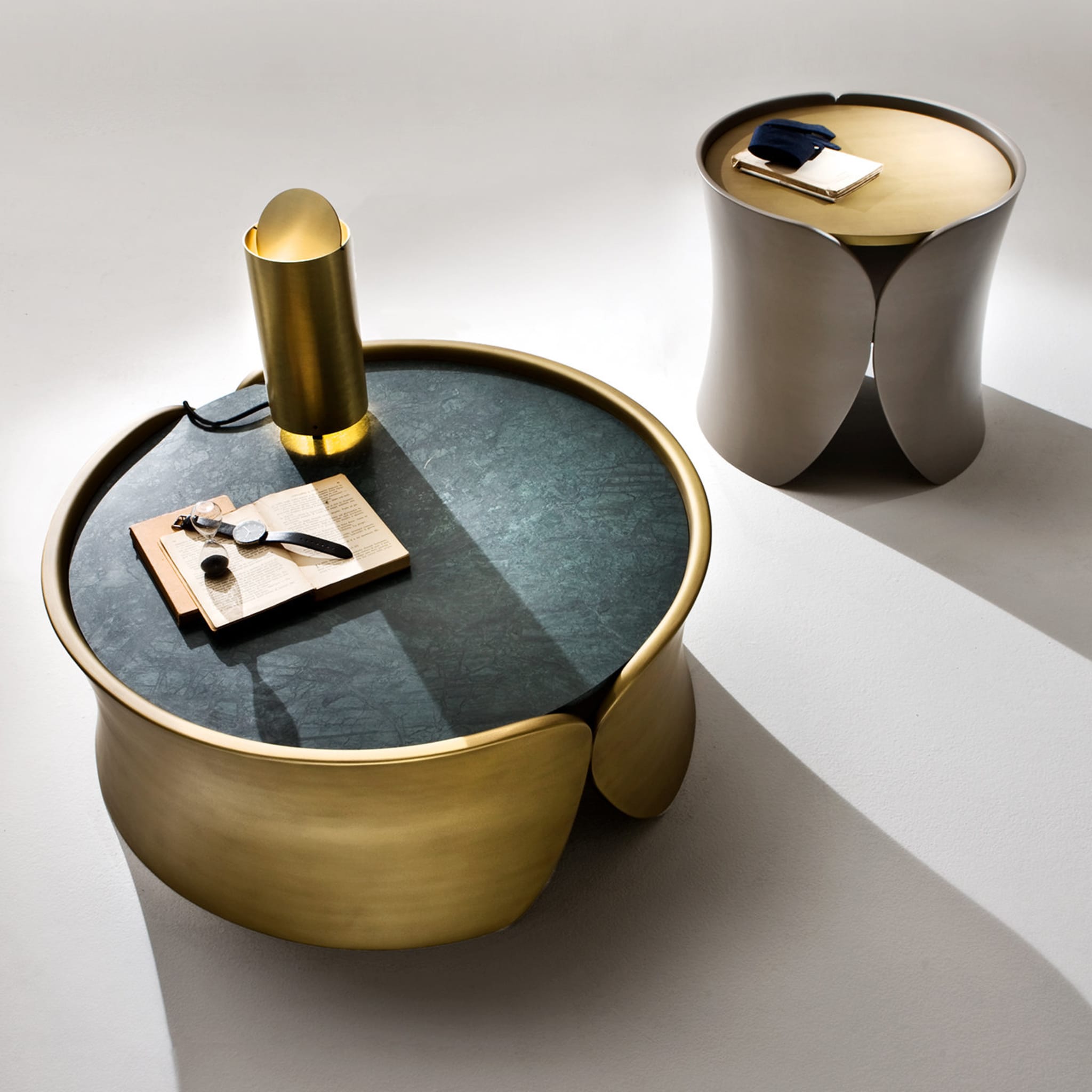 Hug Side Table by Cesare Arosio - Alternative view 2