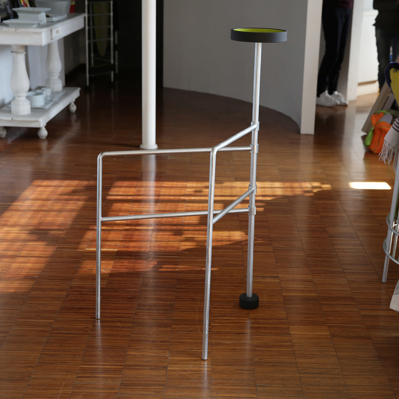 Tulip Valet Stand - Gian Paolo Venier