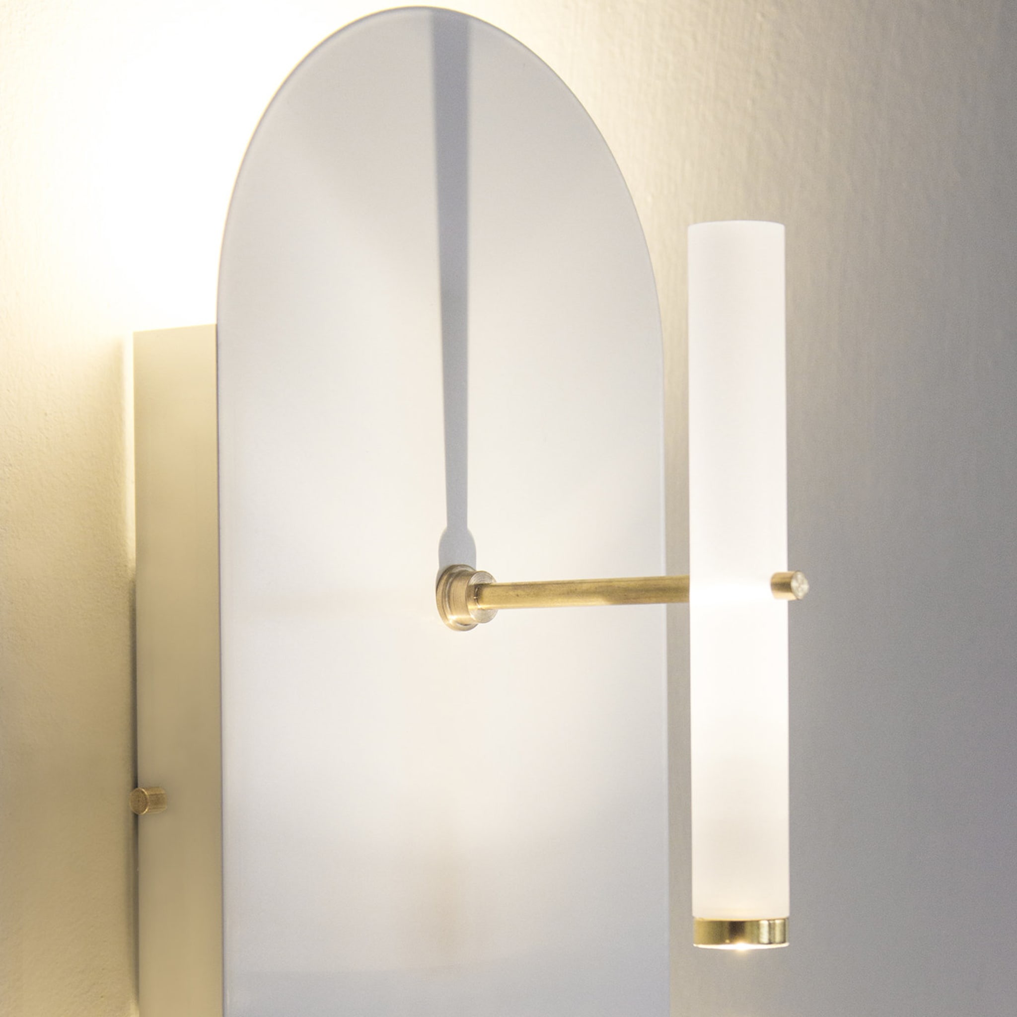 Equilibrio Gold Wall Lamp - Alternative view 4