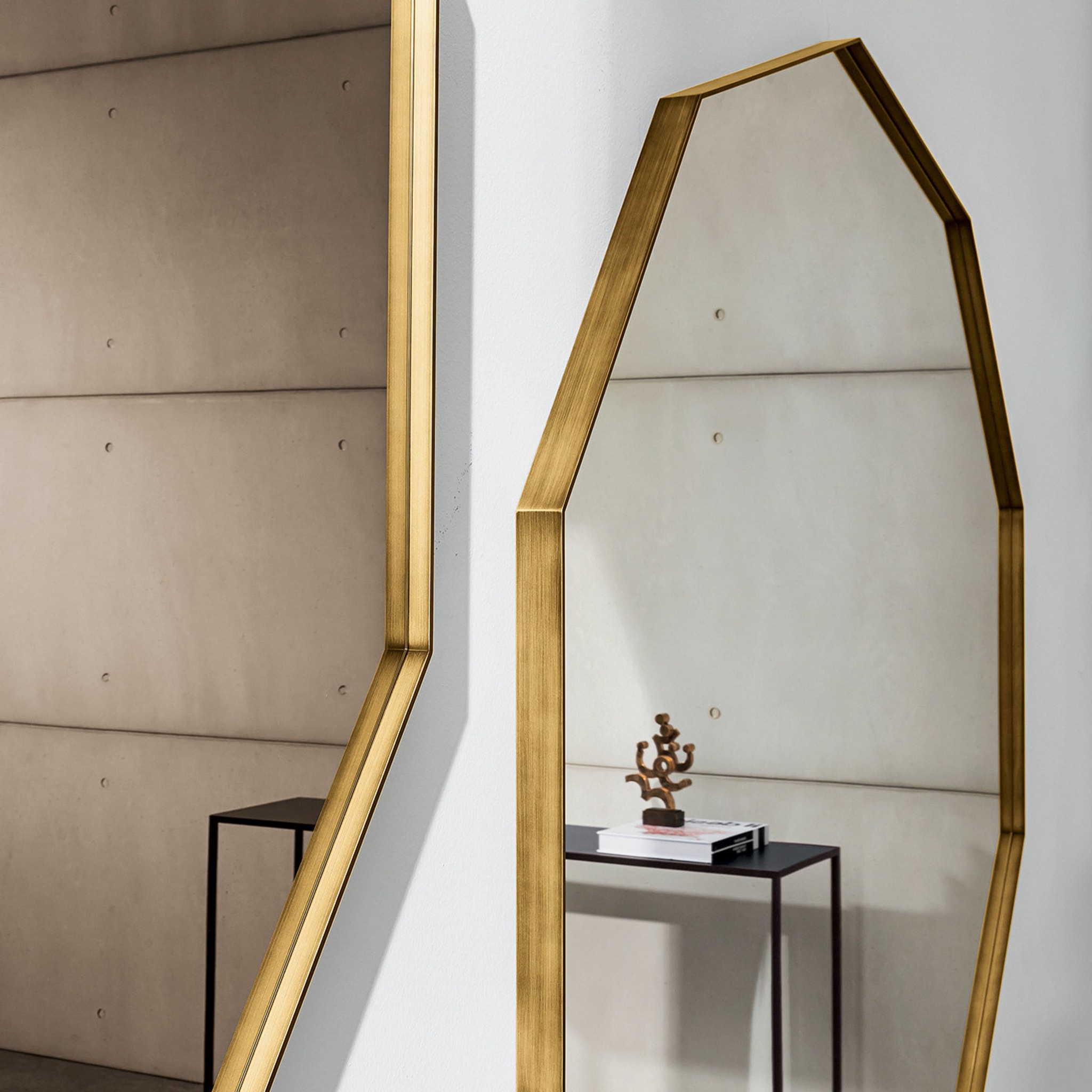 Visual Decagonal Brass Mirror - Alternative view 1