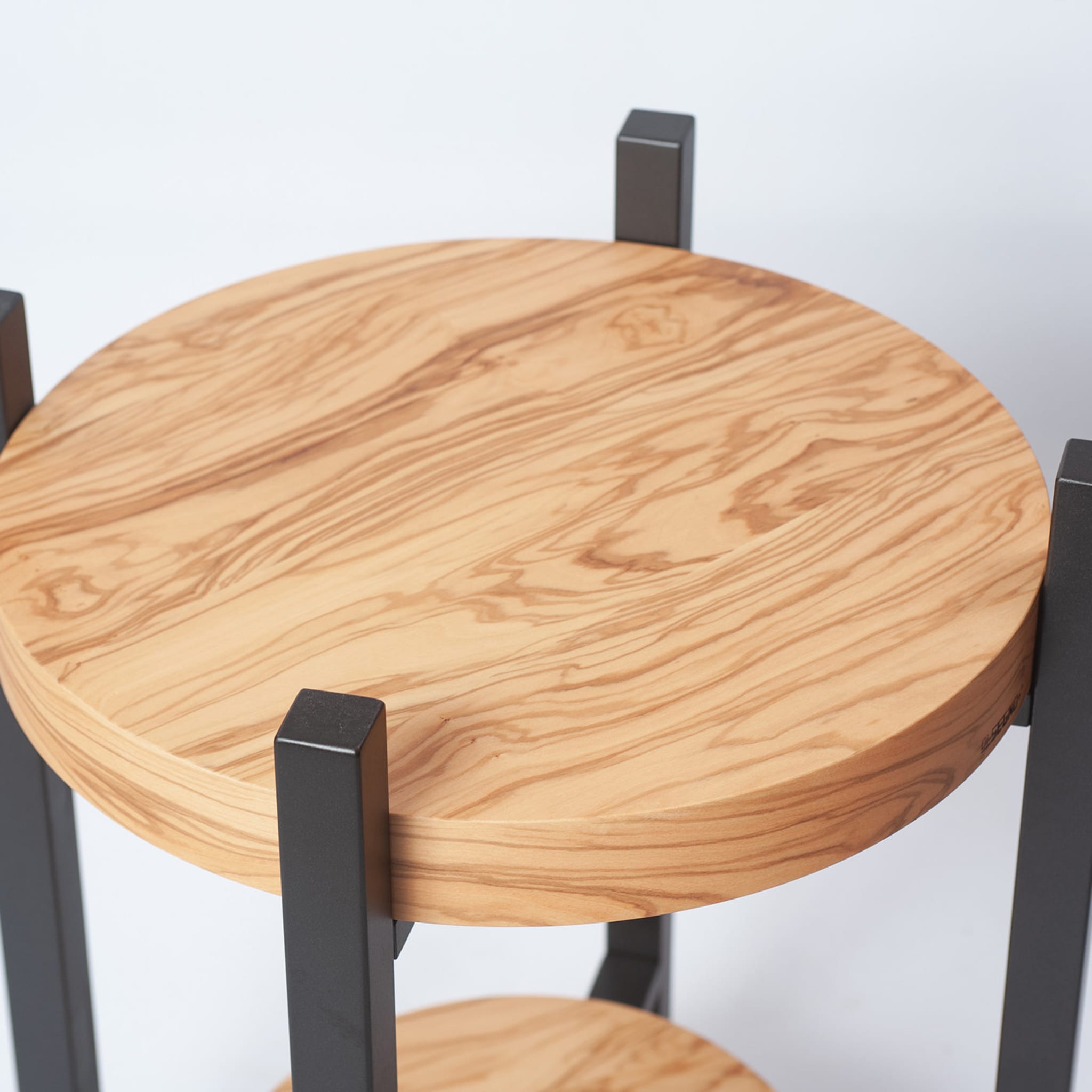 Tavolo in legno d'ulivo Vortice di Spazio 4.0 - Vista alternativa 3
