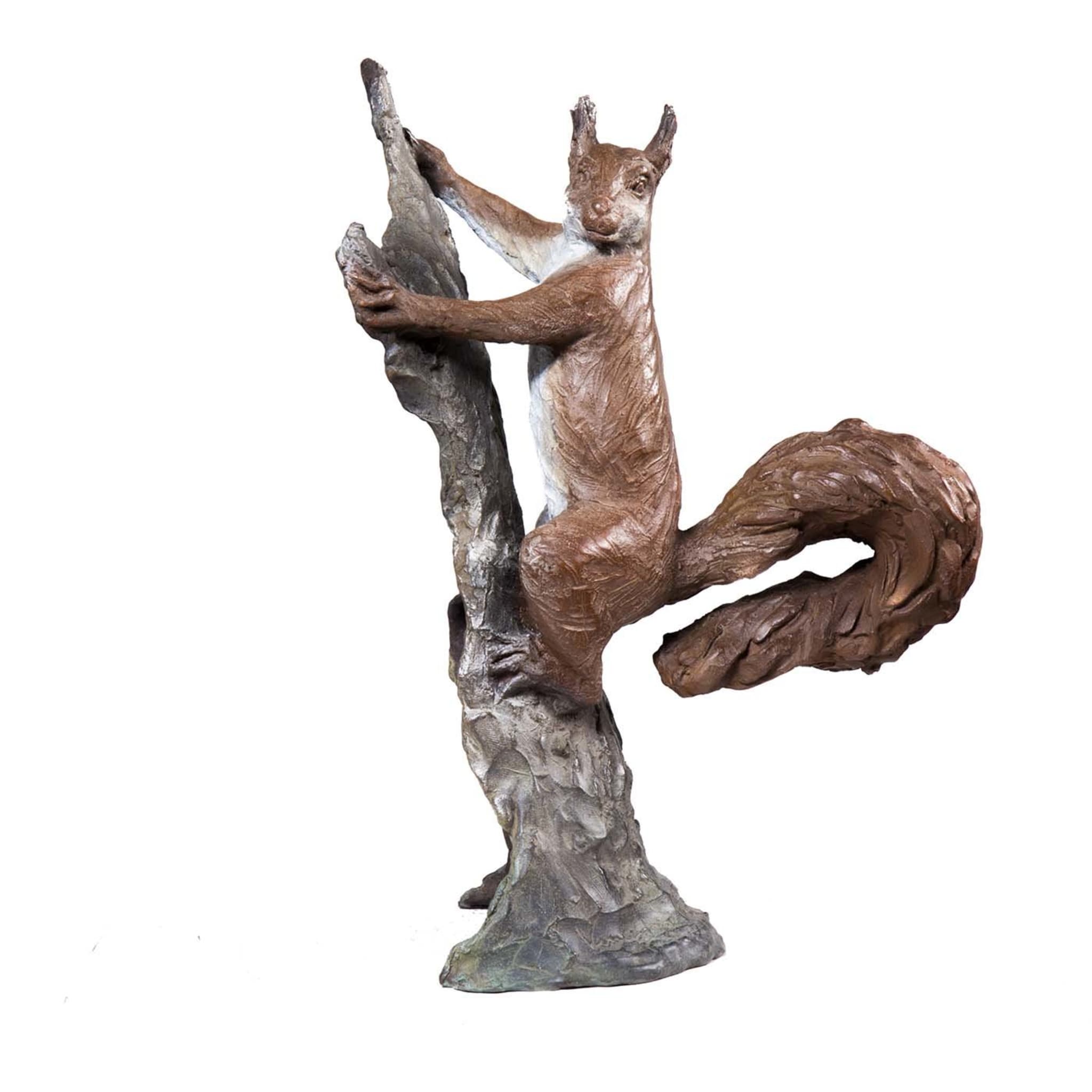 Escultura de ardilla marrón - Vista principal