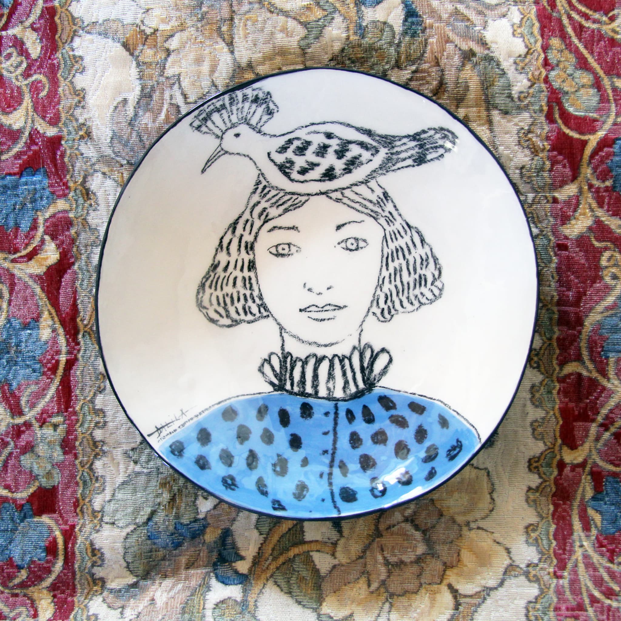 Woman with Hoopoe Plate - Alternative view 2