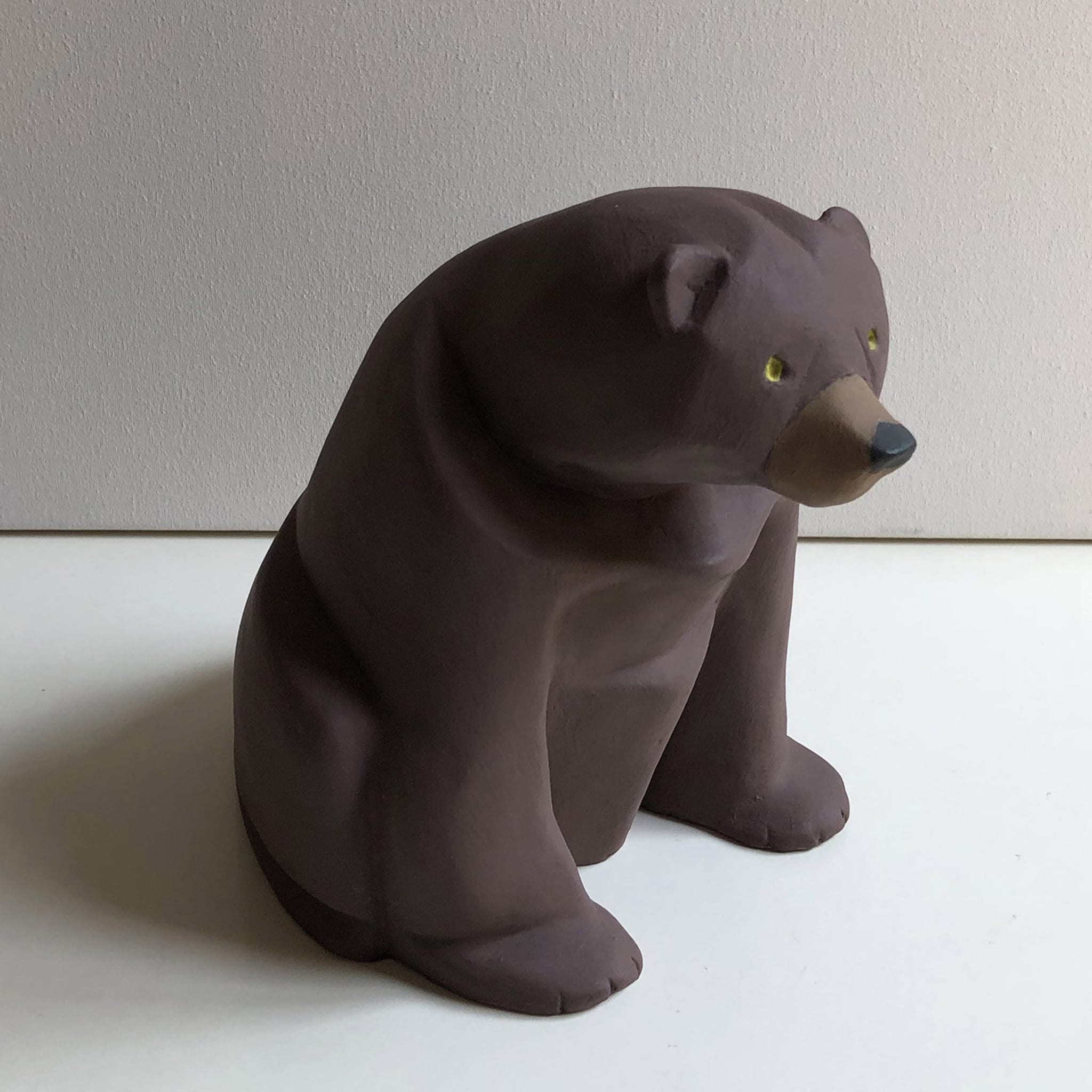 Brown Bear Sculpture - Alternative view 1