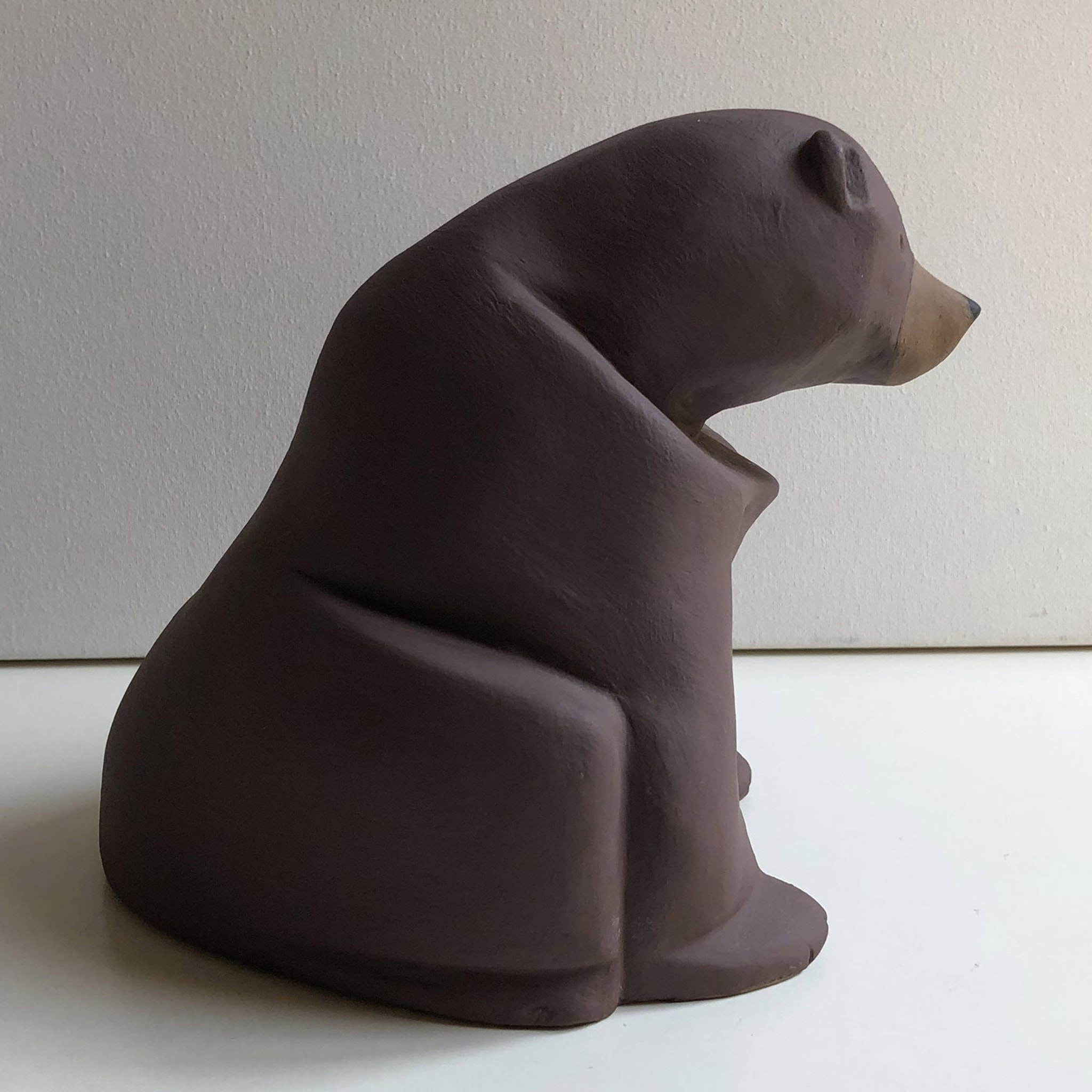 Brown Bear Sculpture - Alternative view 3