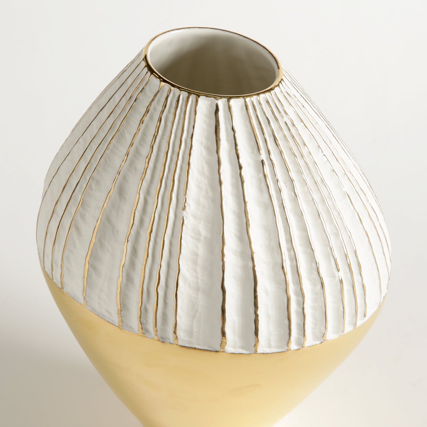 Antithesis Obliquus Vase - Fos Ceramiche