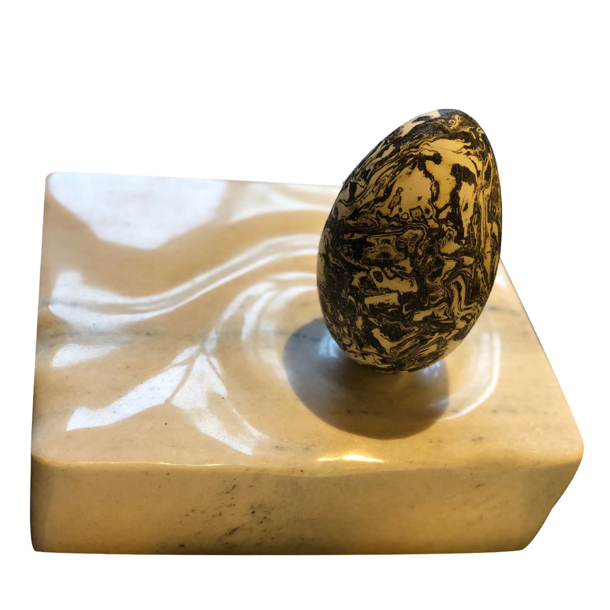 Escultura de huevo Onfalos - Vista principal