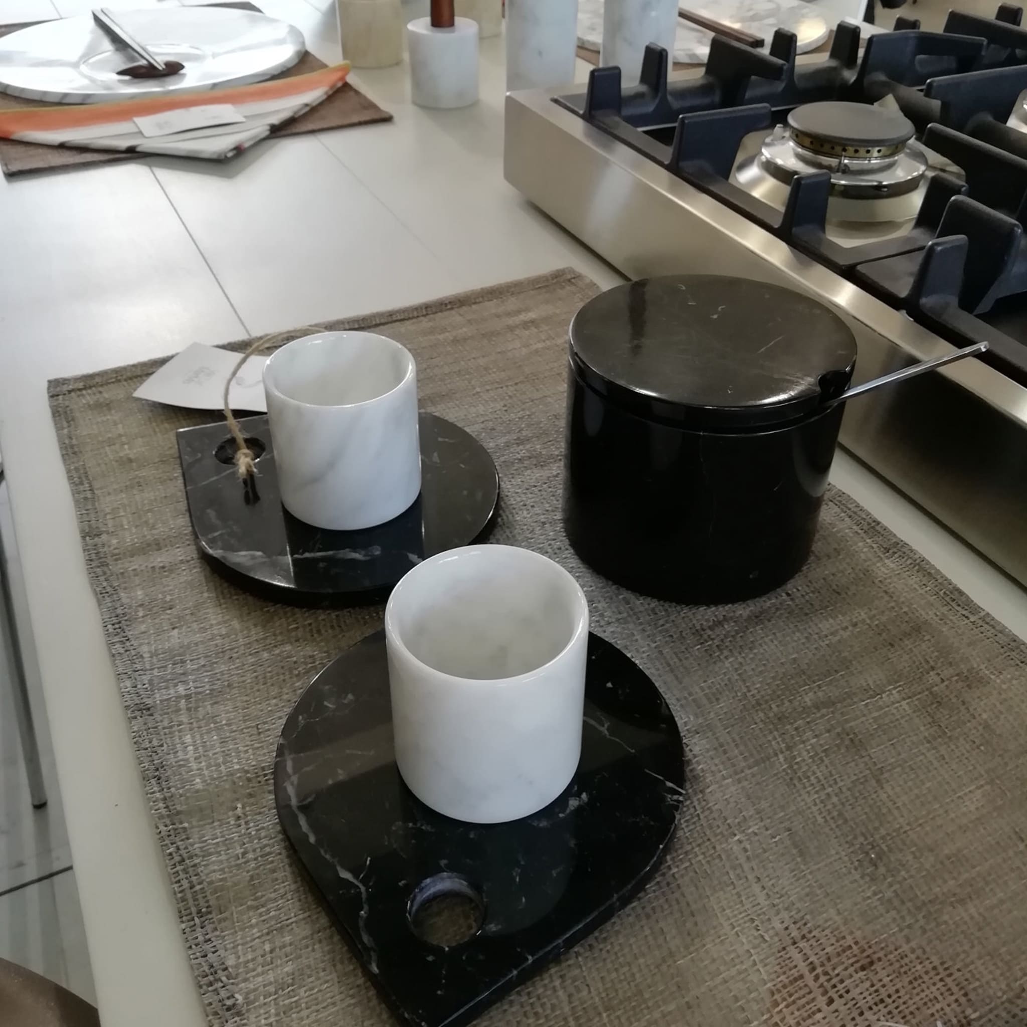 Set di 2 tazze e piattini da caffè espresso - Vista alternativa 3