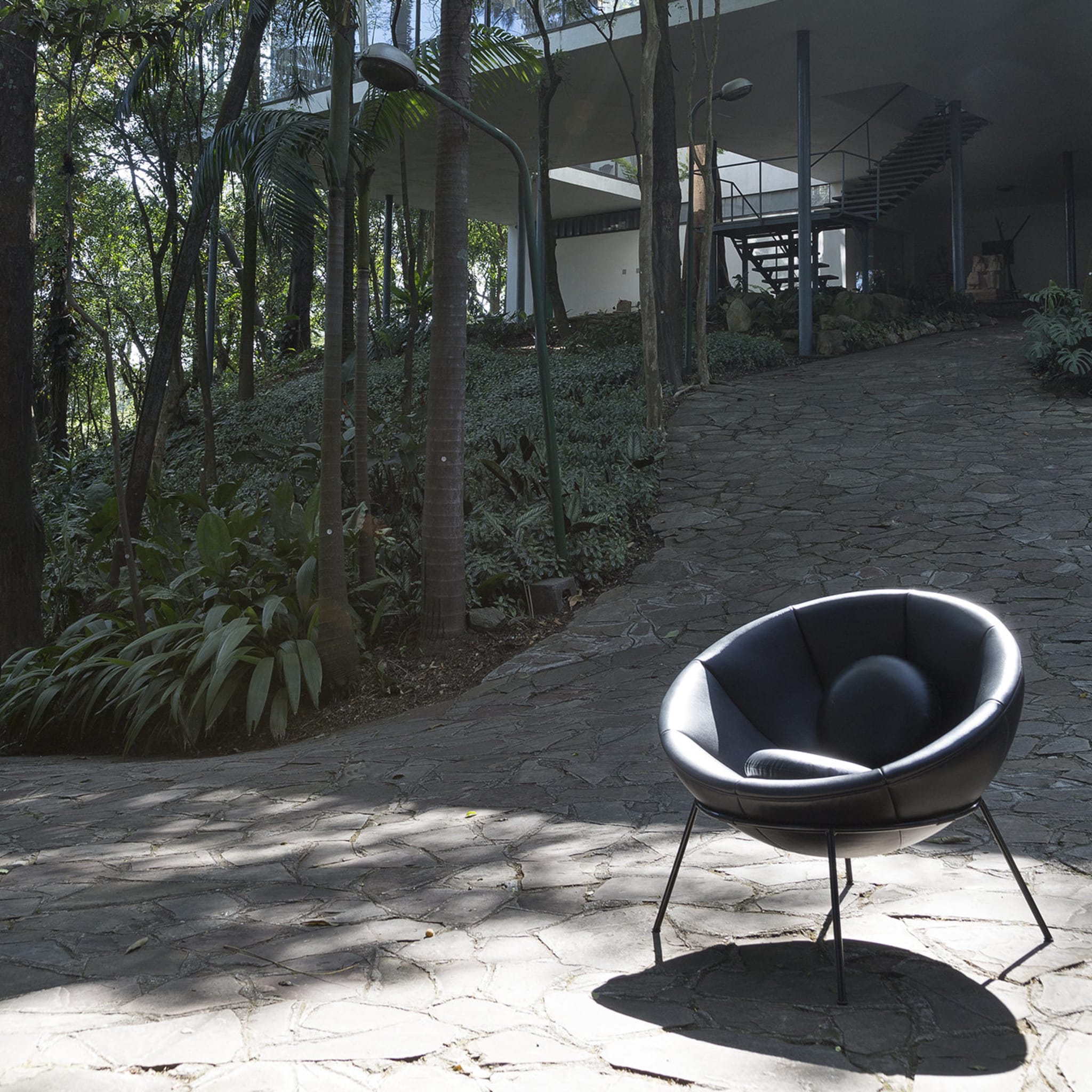 Bardi's Bowl Chair Black Leather - Alternative view 3