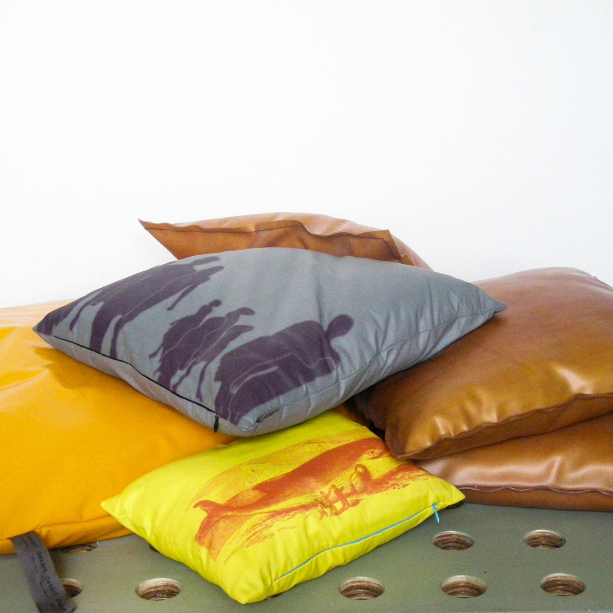 The Orange Soft Box Cushion Plastics Collection - Alternative view 4