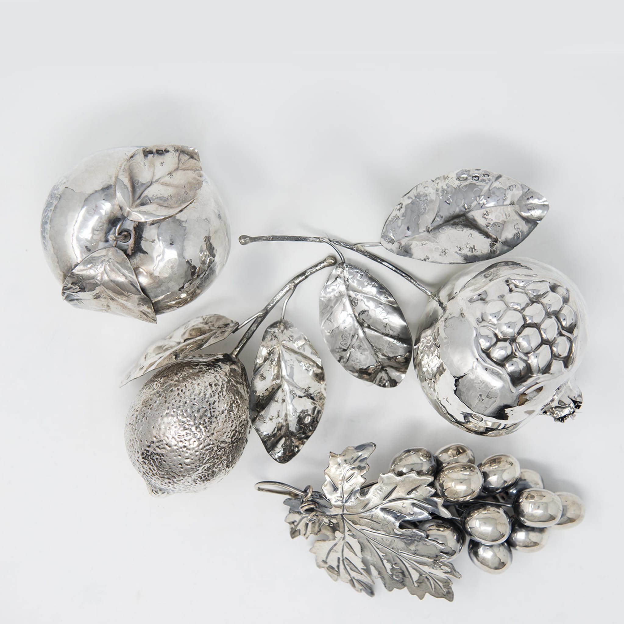 Silver Apple and Leaves Decoration - Alternative view 2