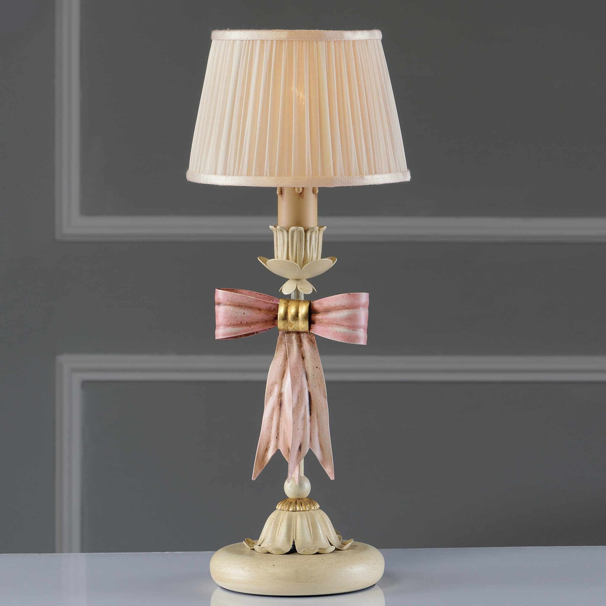 1365 Pink Bow Metal Table Lamp  - Alternative view 1