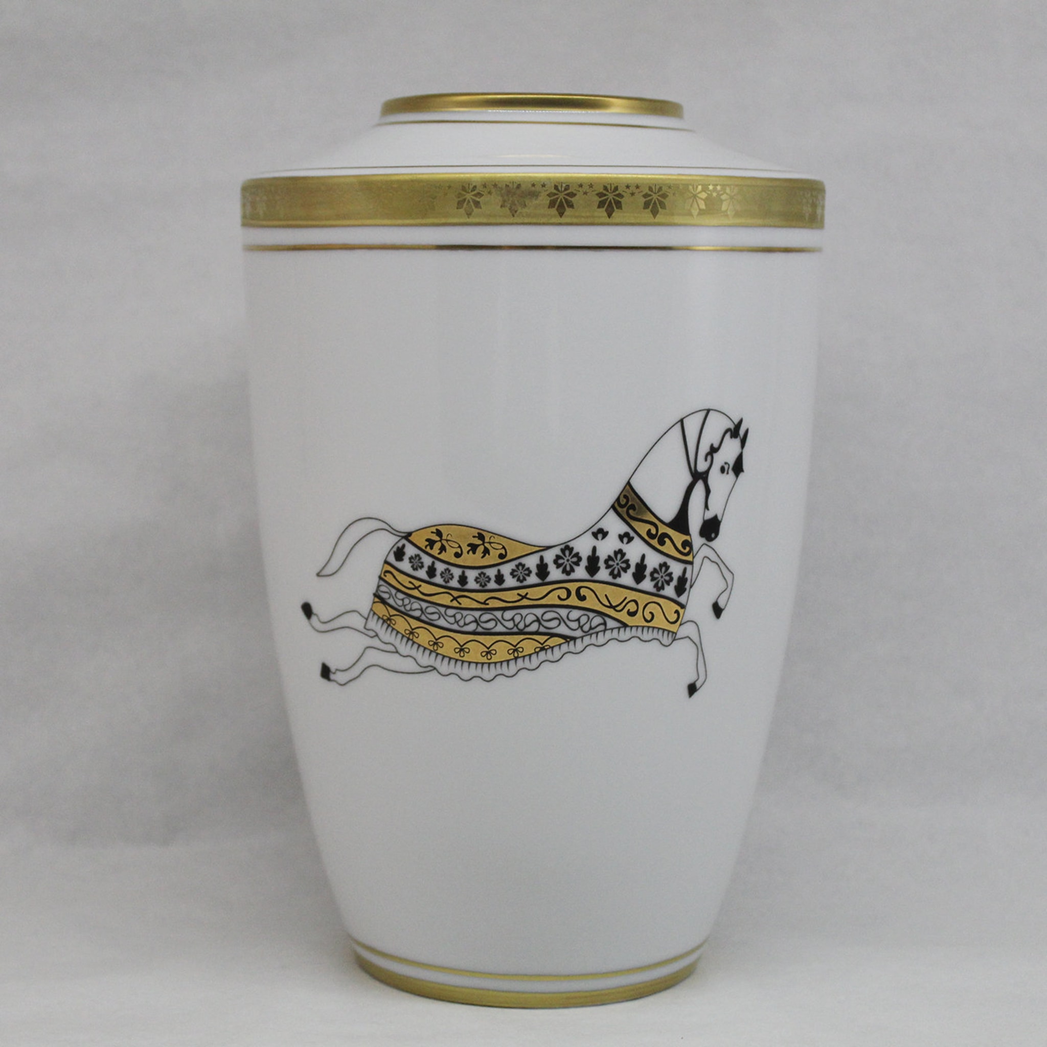 Dorazio Funnel Vase with Gold Etching - Alternative view 1