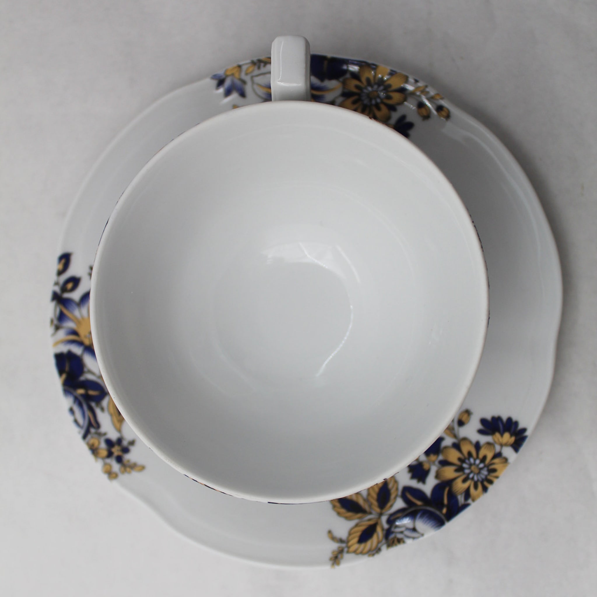 Set of 4 Rose Blue & Gold Tea Cups with Saucer - Alternative view 1