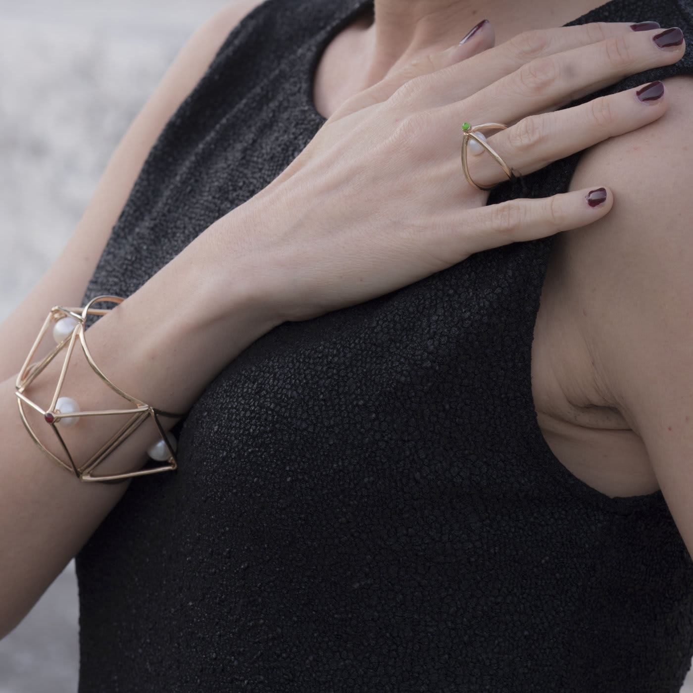Wire Cuff Gold With Pearls - Co.Ro