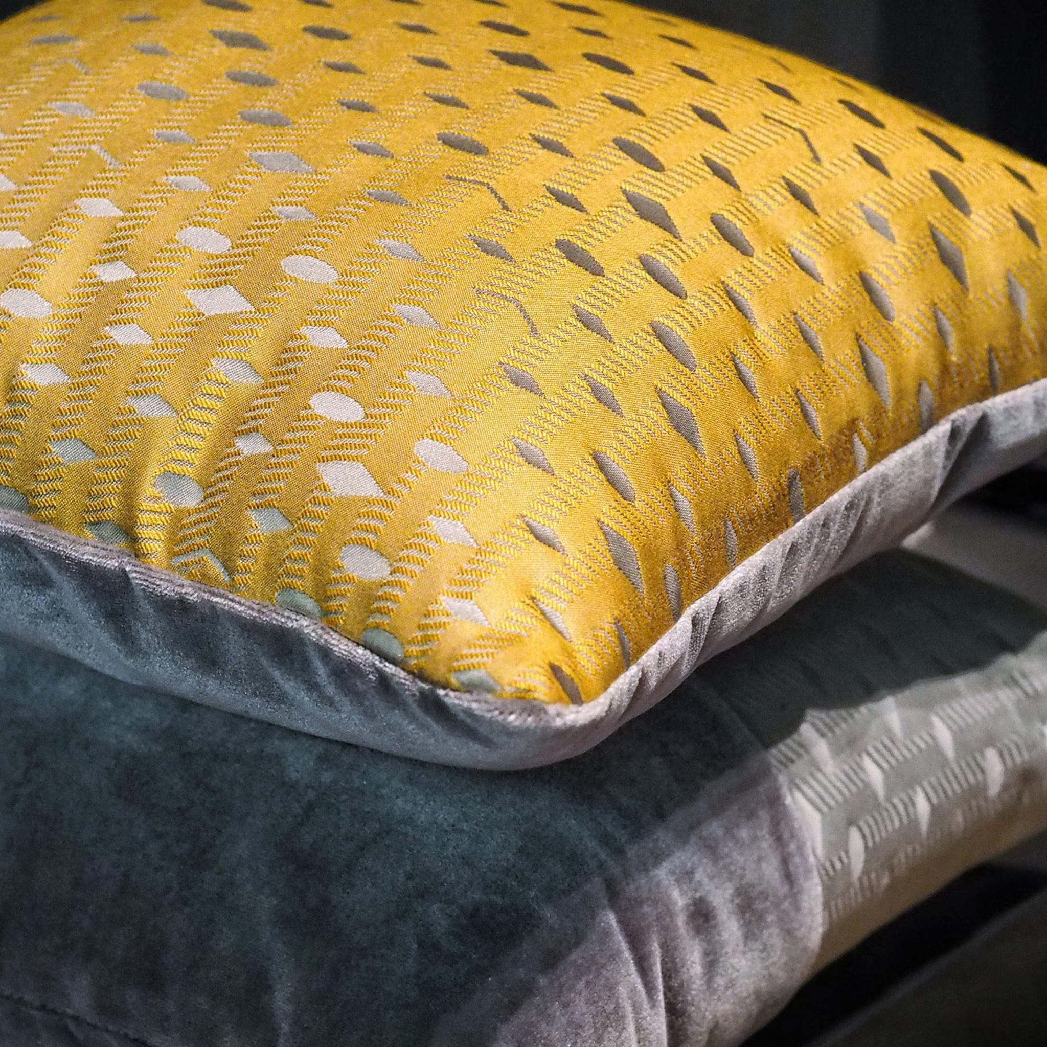 Gold Carrè Cushion in architectural jacquard fabric - Alternative view 3