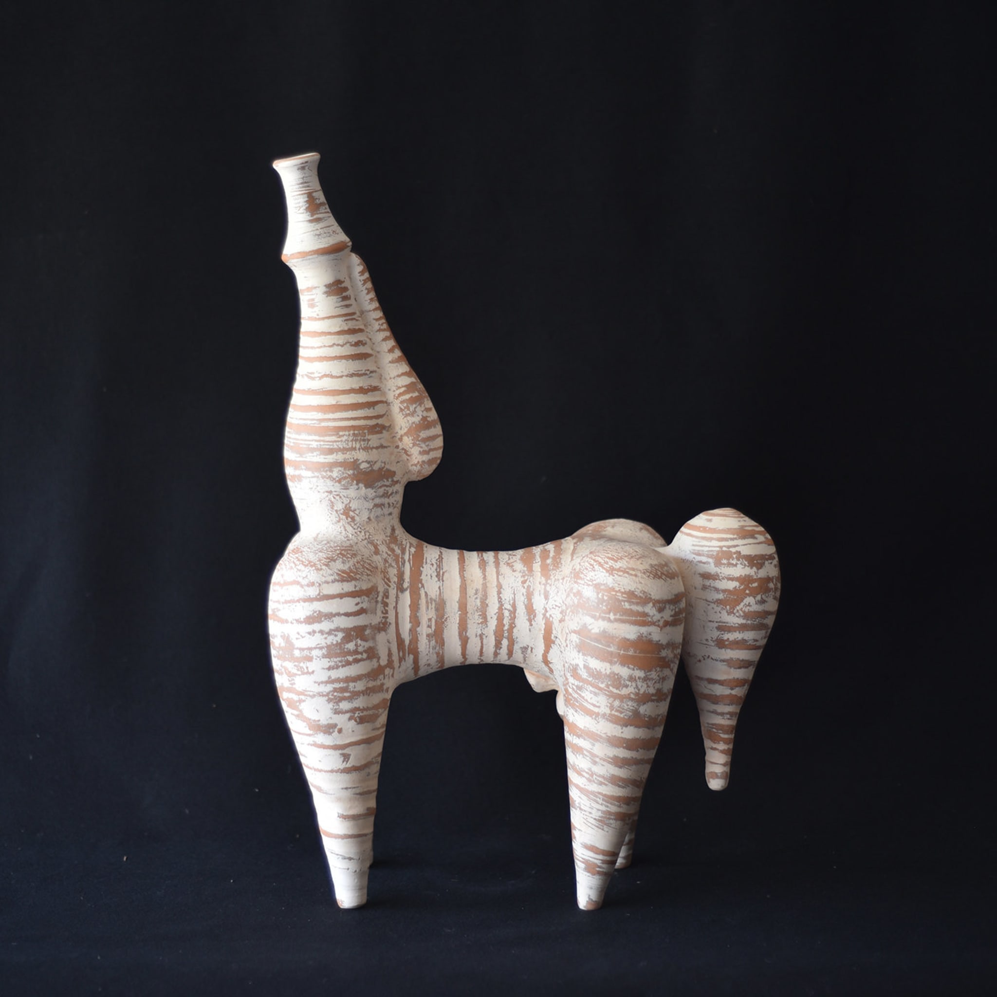 Cavallo Sculpture - Alternative view 1