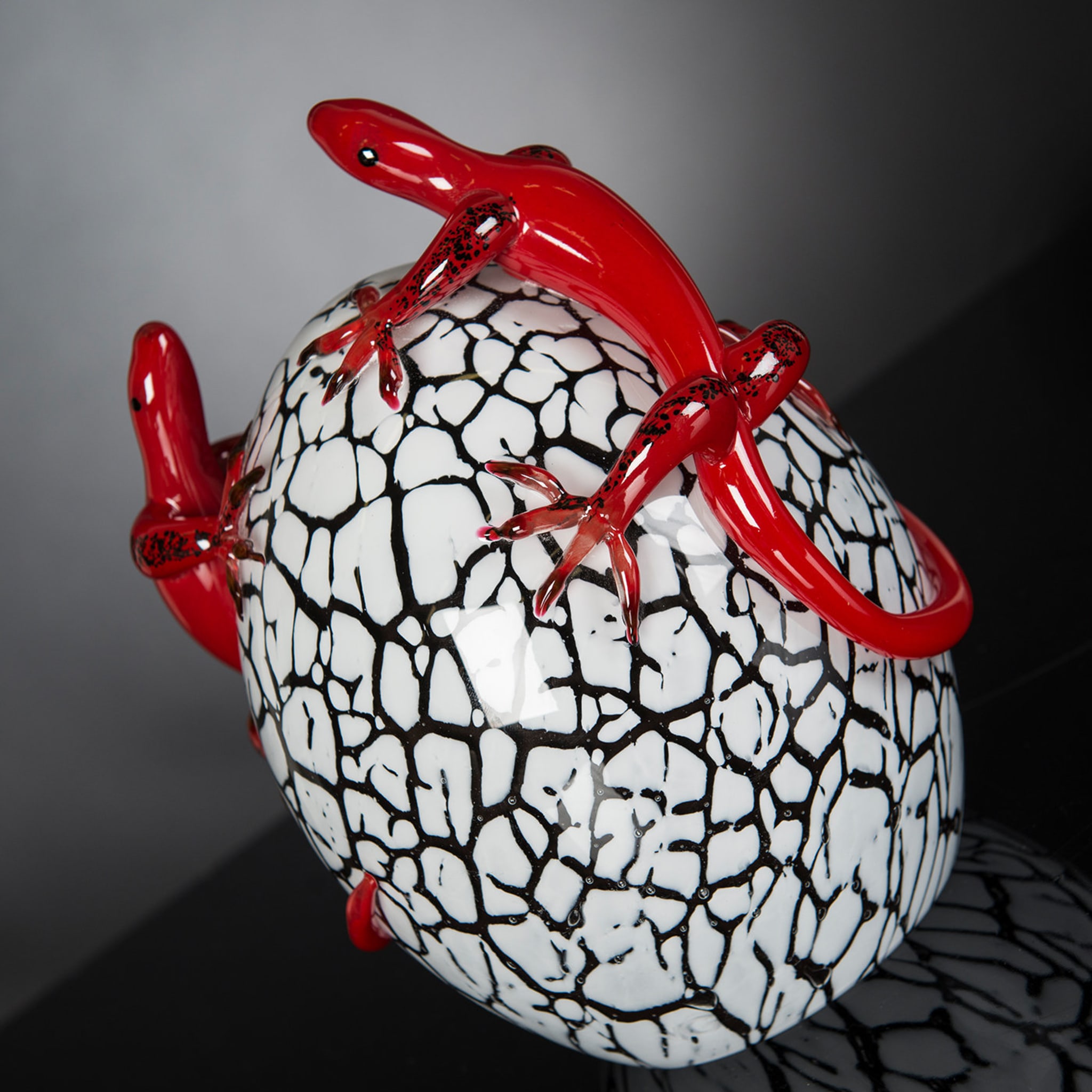 Crystal Egg With Red Glass Geckos  - Alternative view 2