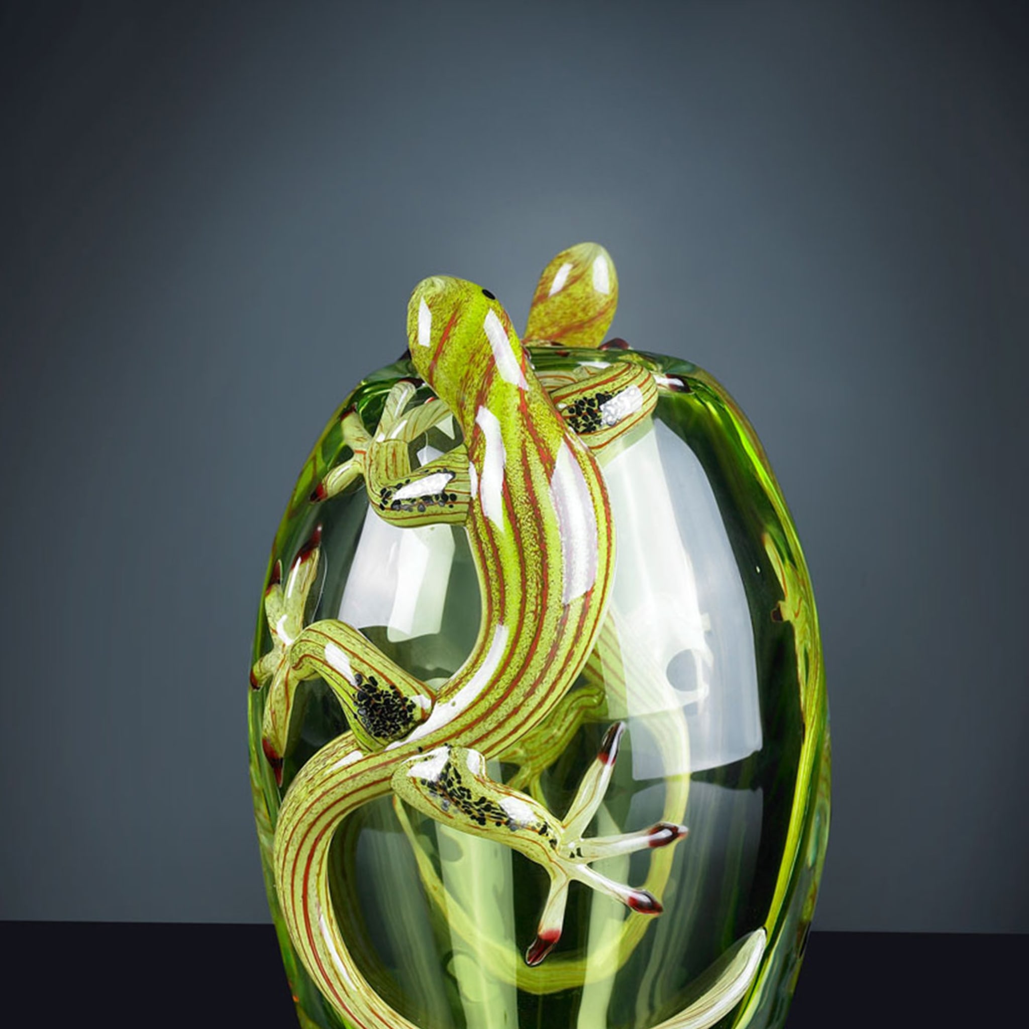 Small Green Vase With 2 Geckos  - Alternative view 2