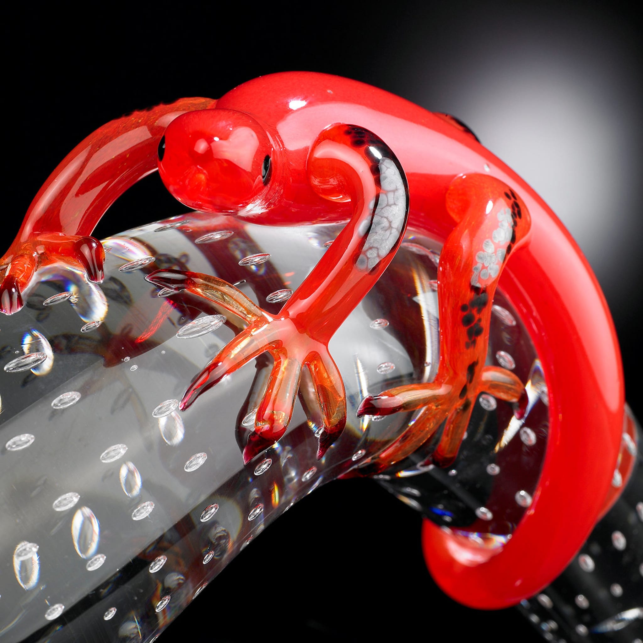 Glashorn mit rotem Gecko - Alternative Ansicht 1
