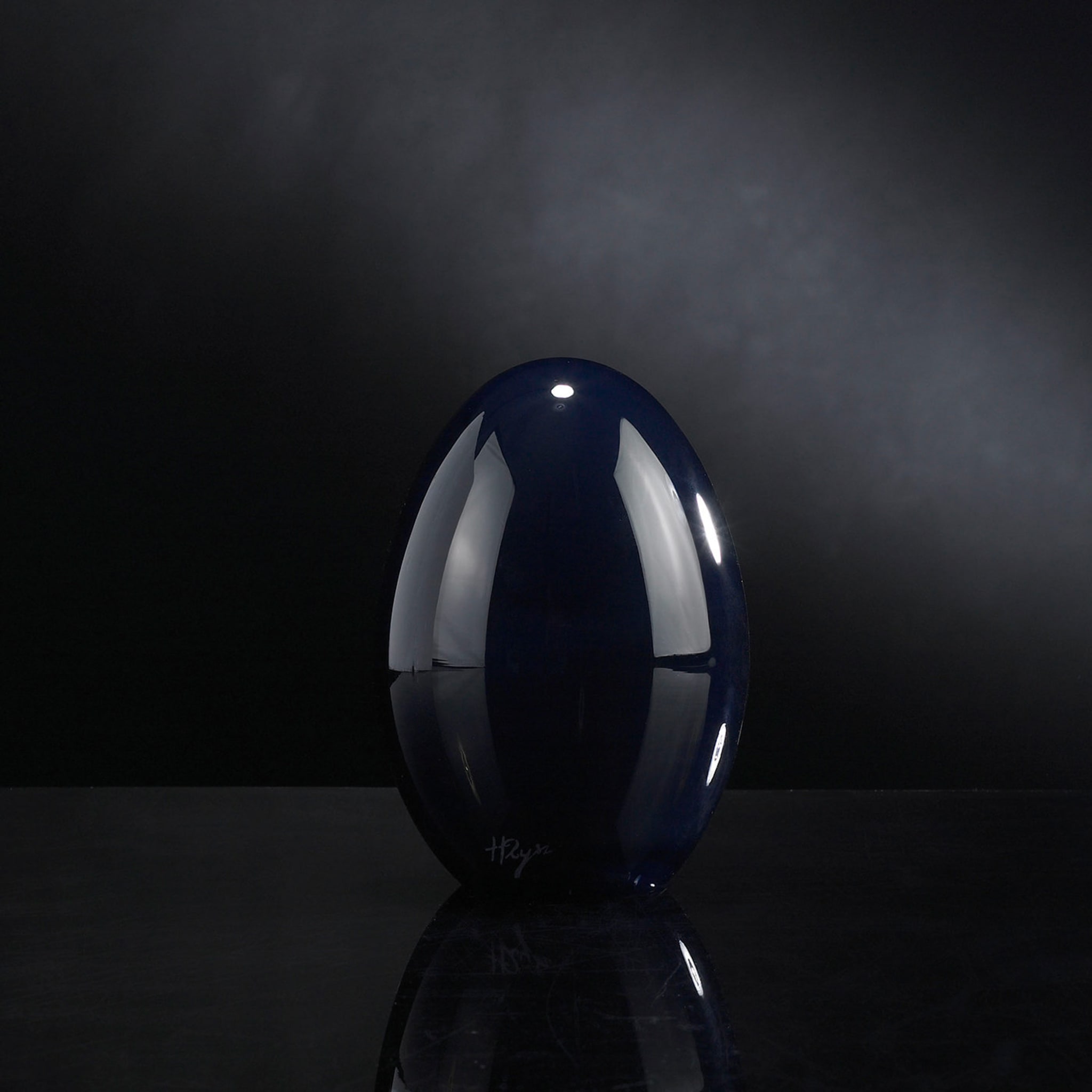 Small Black Glass Egg - Alternative view 1