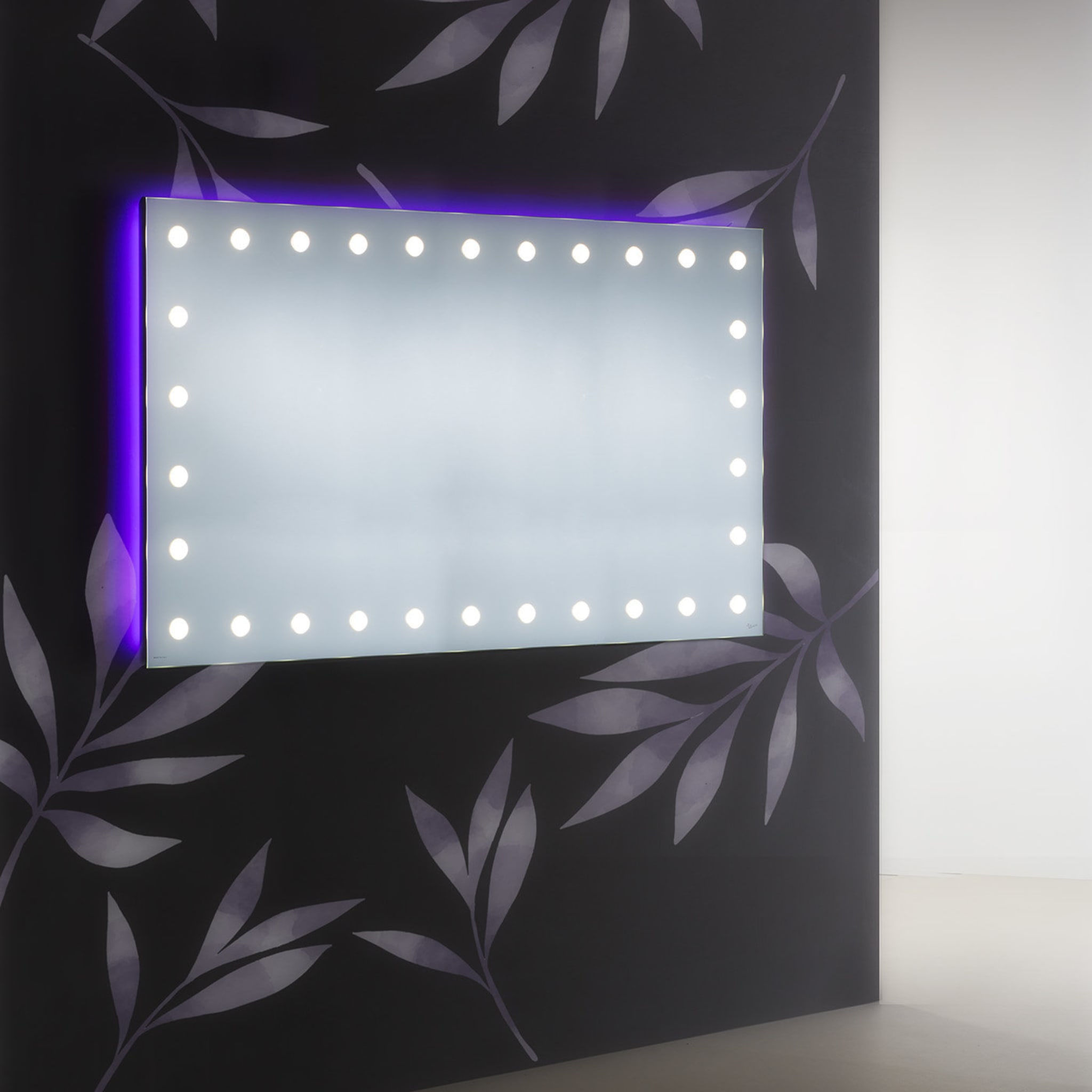 Superstar Lighted Wall Mirror - Alternative view 1