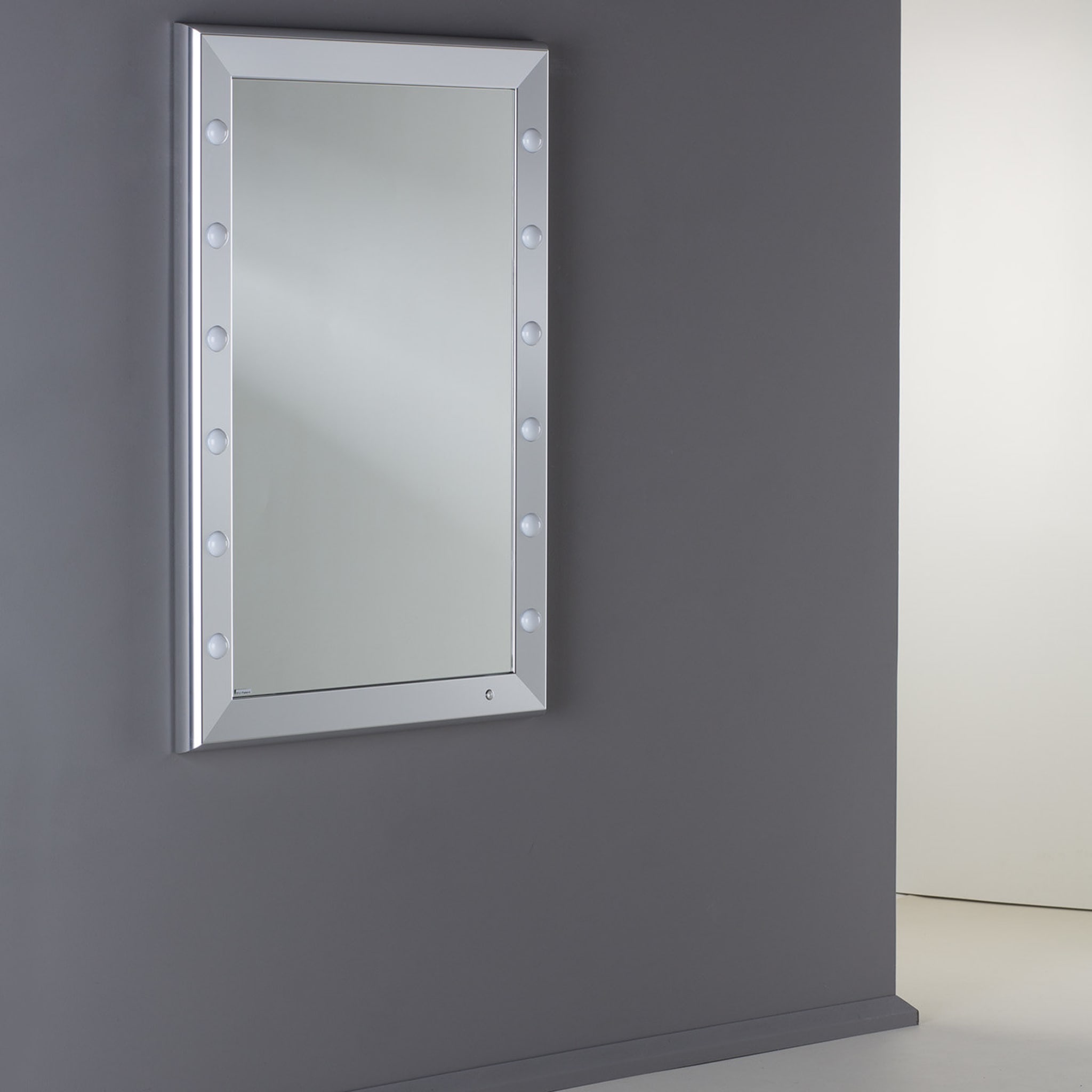 SP Rectangular Lighted Wall Mirror - Alternative view 1
