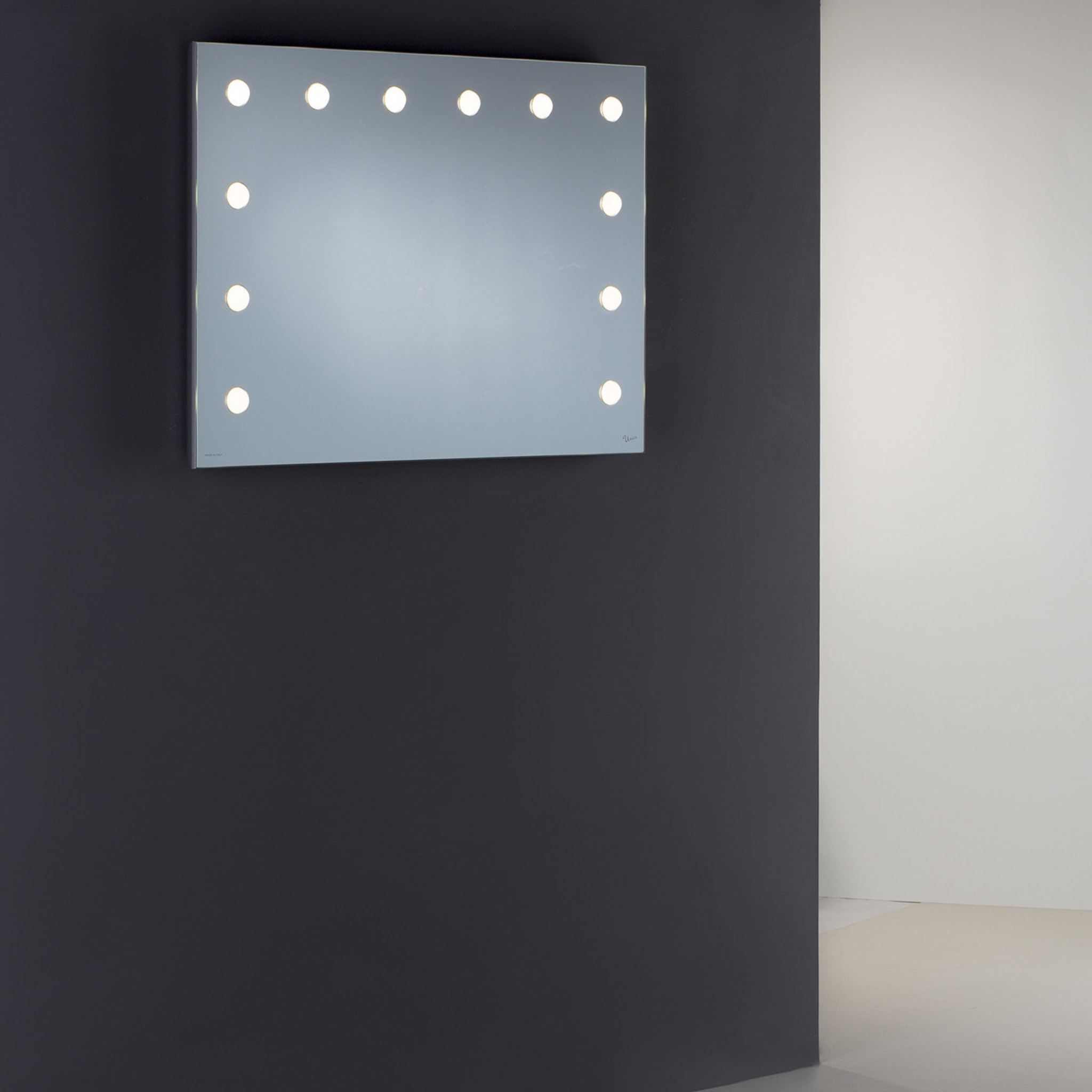 Divino Lighted Wall Mirror - Alternative view 2