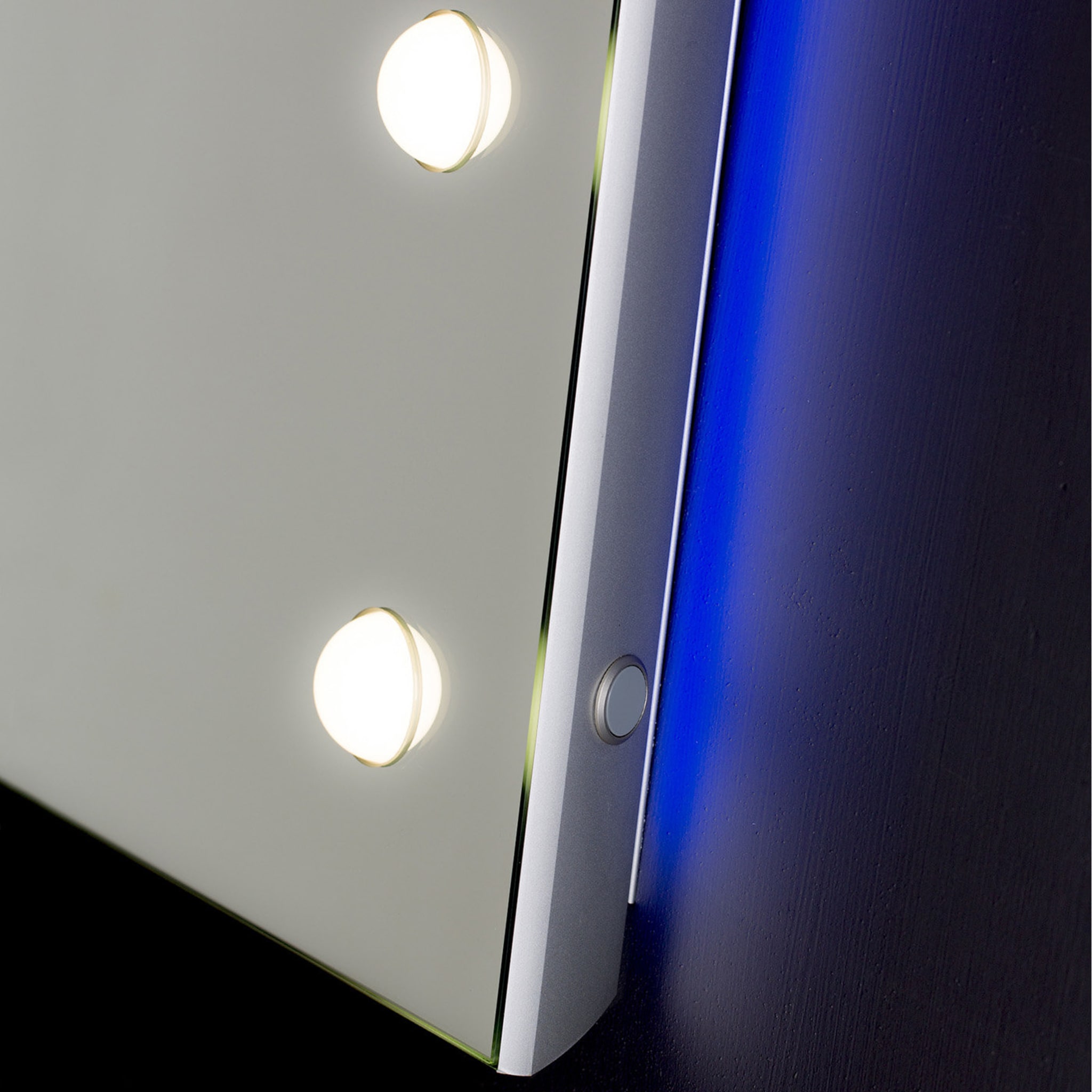 Divino Lighted Wall Mirror - Alternative view 3